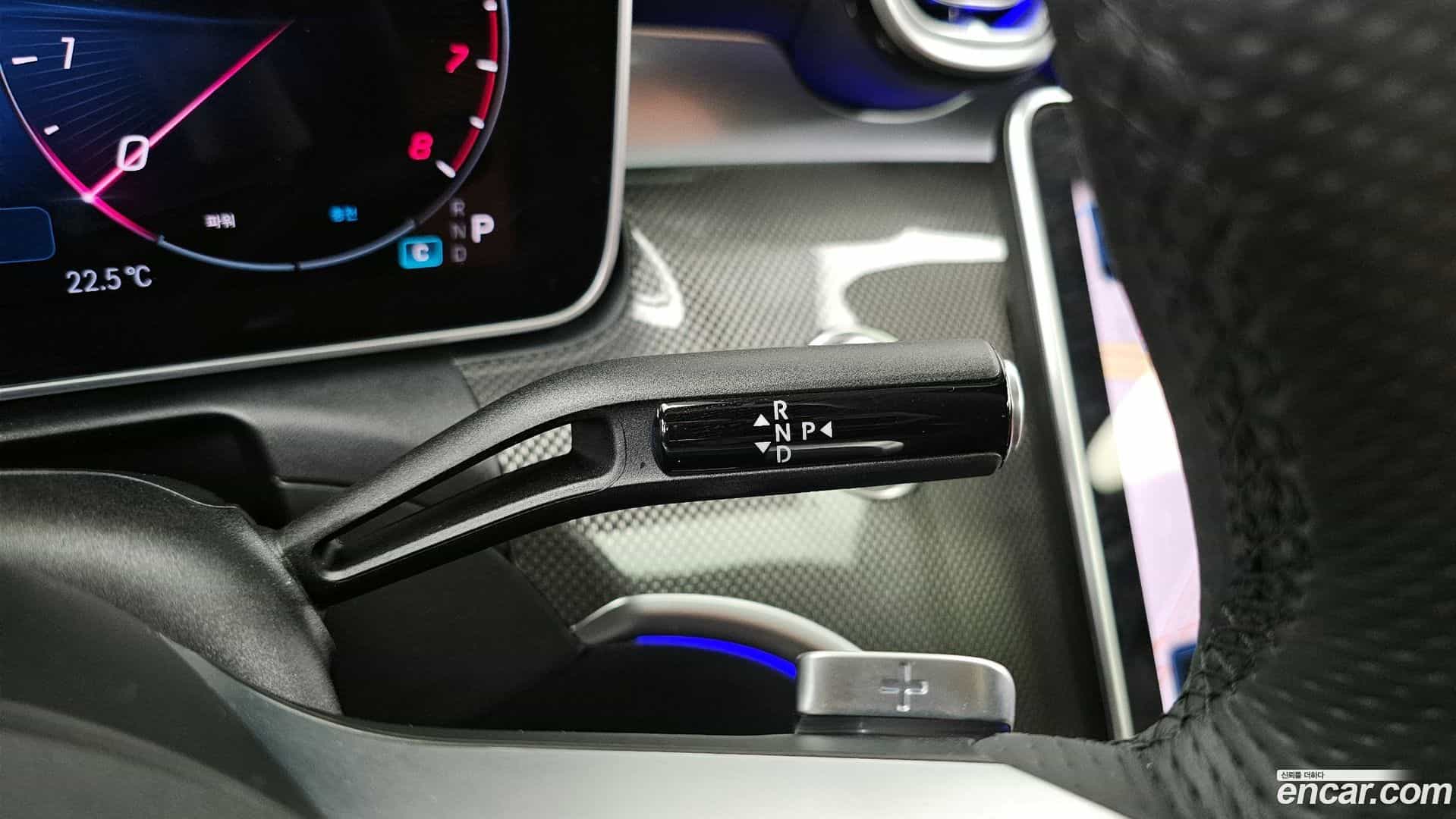 C-Class Mercedes-Benz 2025.5-INNER-009