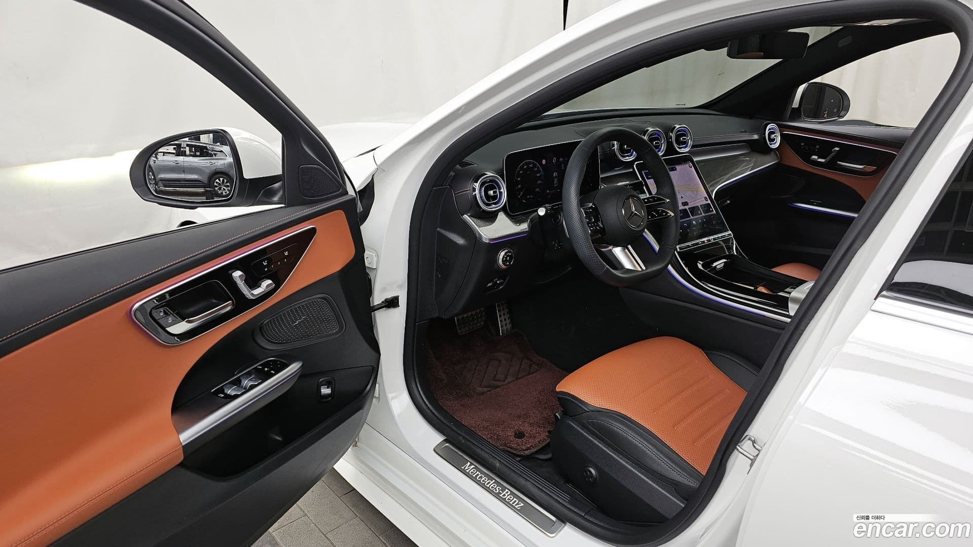 Main__Slider__Photo:C-Class Mercedes-Benz 2025.5-9