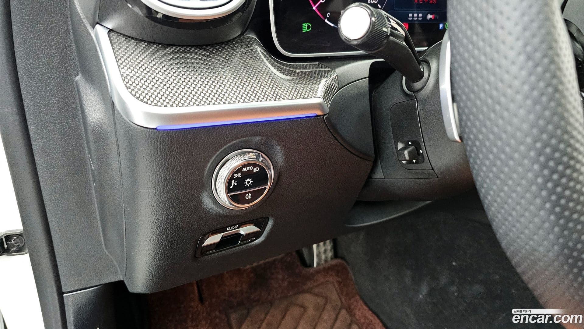 Main__Slider__Photo:C-Class Mercedes-Benz 2025.5-16
