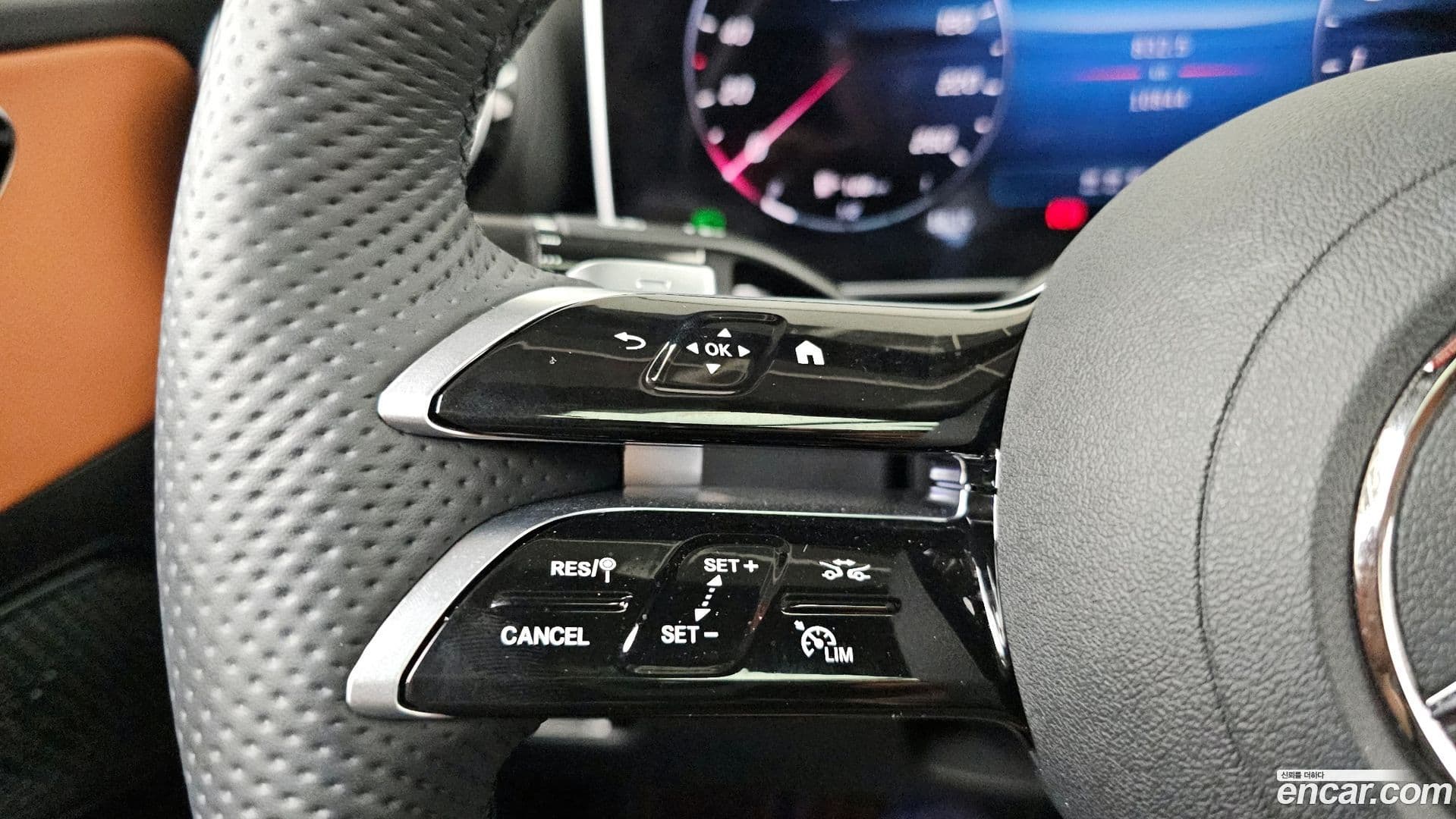 Main__Slider__Photo:C-Class Mercedes-Benz 2025.5-18