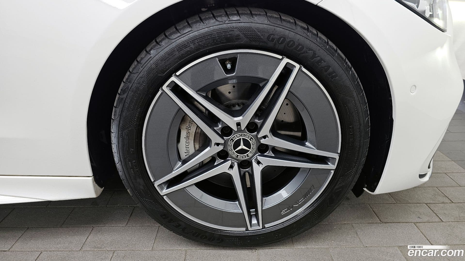 Main__Slider__Photo:C-Class Mercedes-Benz 2025.5-20