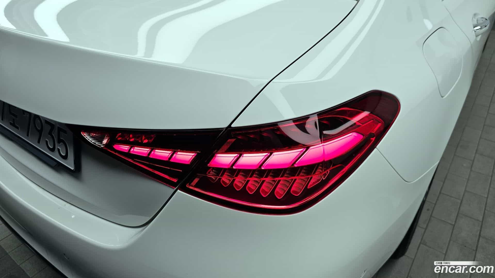 C-Class Mercedes-Benz 2025.5-OUTER-033