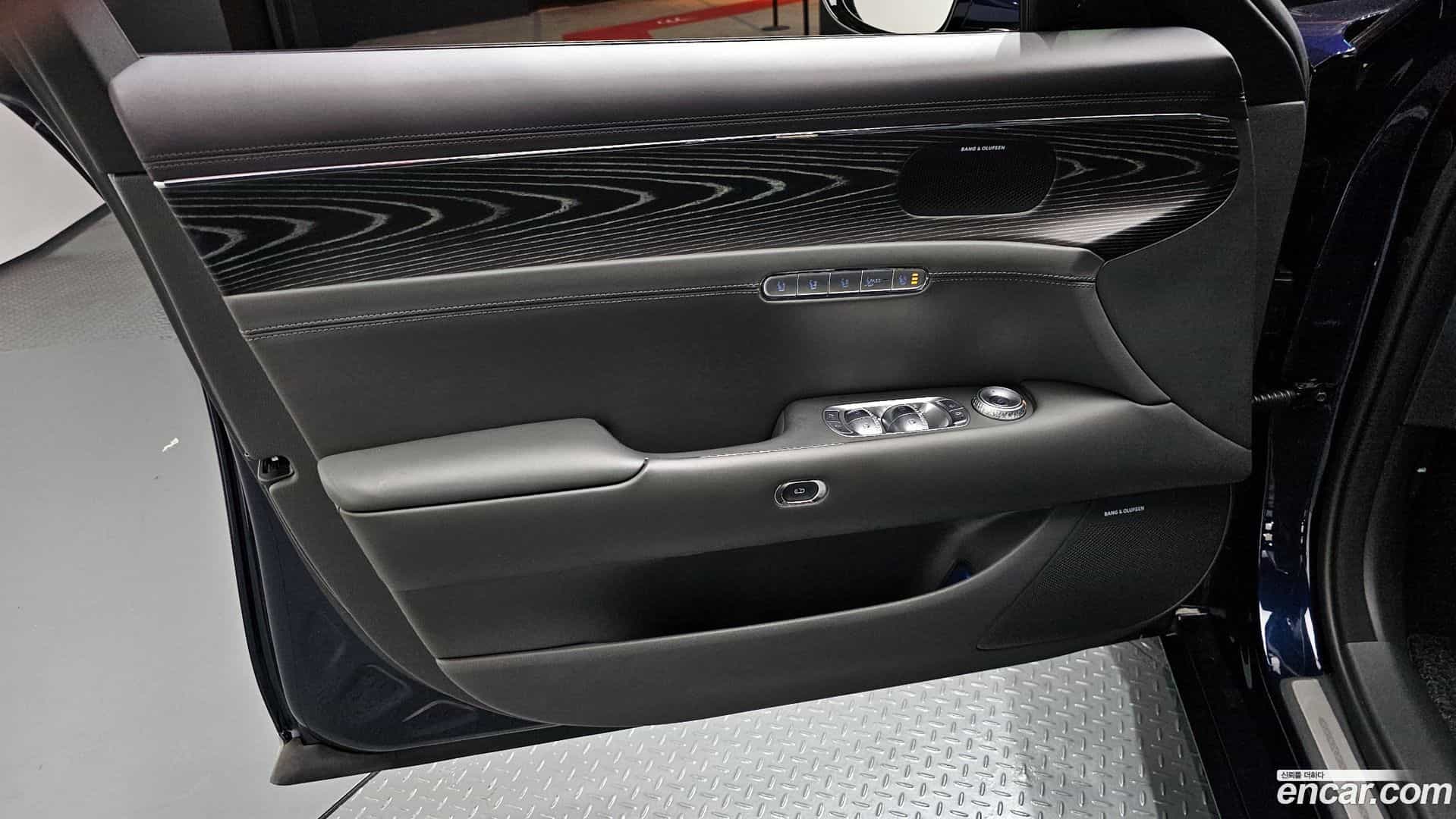 G90 Genesis 2022.3-INNER-034