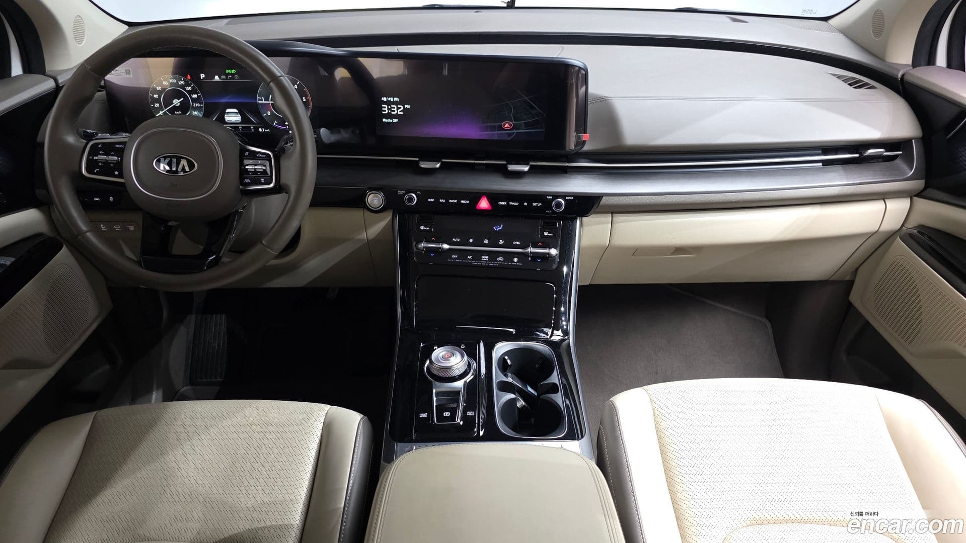 Main__Slider__Photo:Canival Kia 2021.3-6