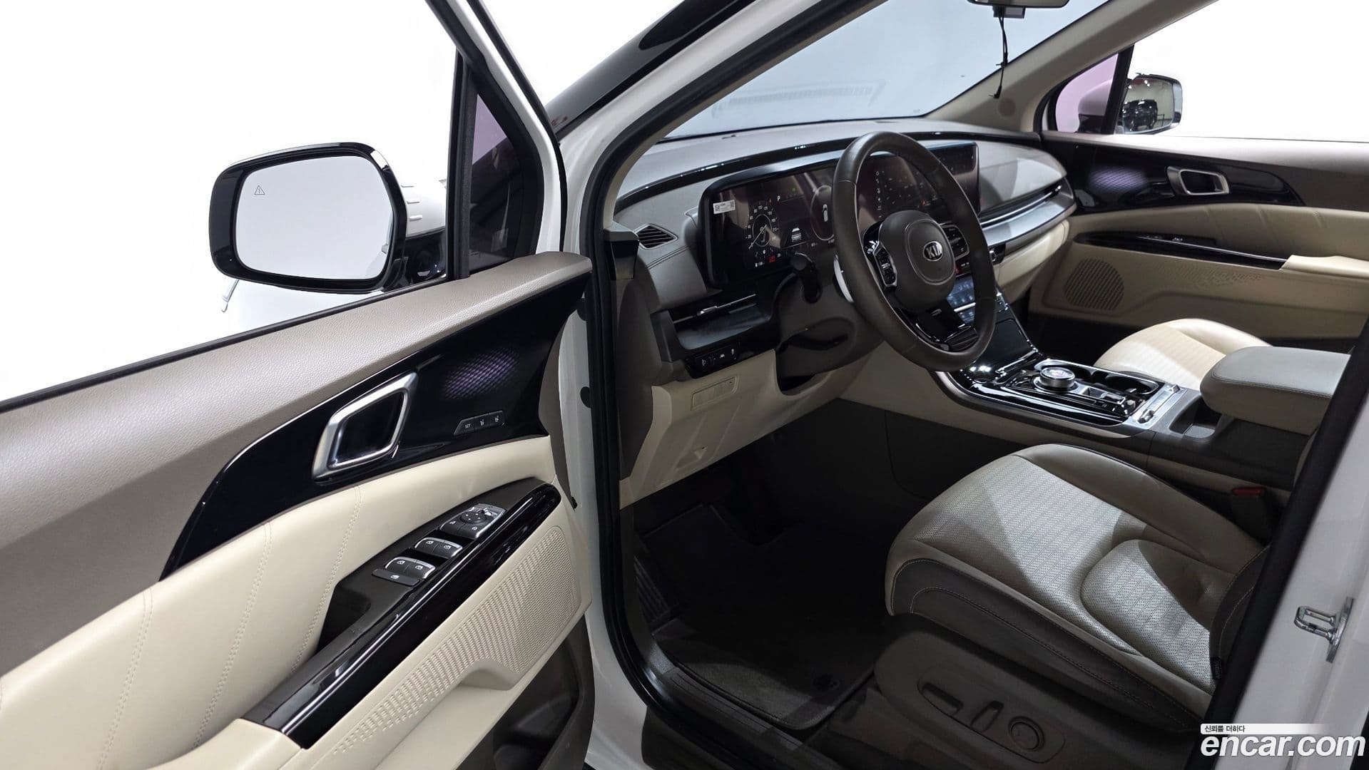 Main__Slider__Photo:Canival Kia 2021.3-9