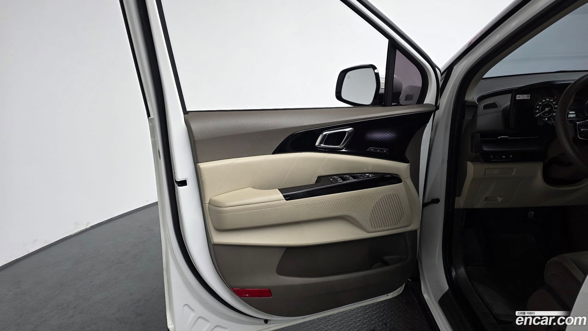 Main__Slider__Photo:Canival Kia 2021.3-23