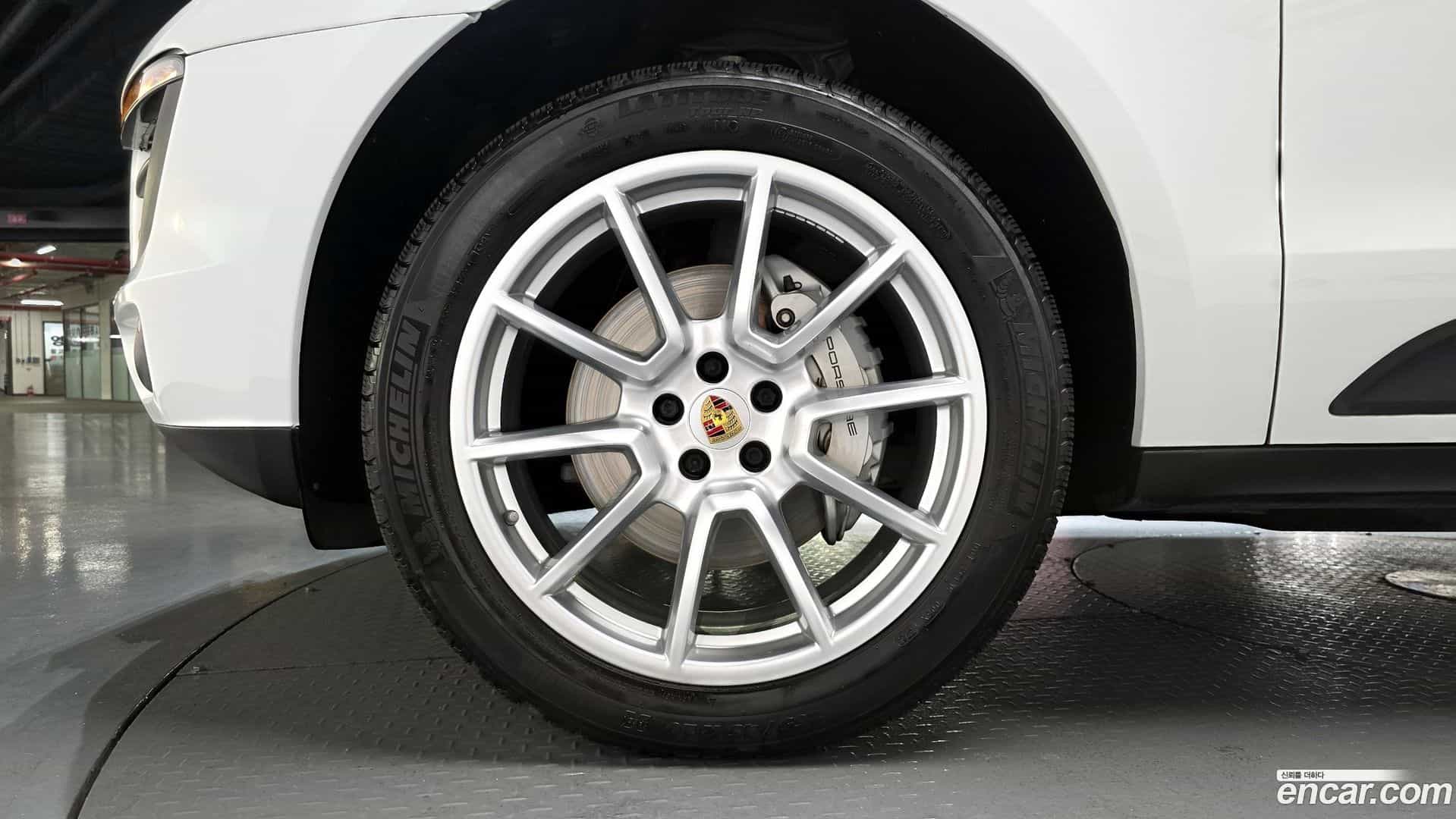 Macan Porsche 2017.11-OUTER-005