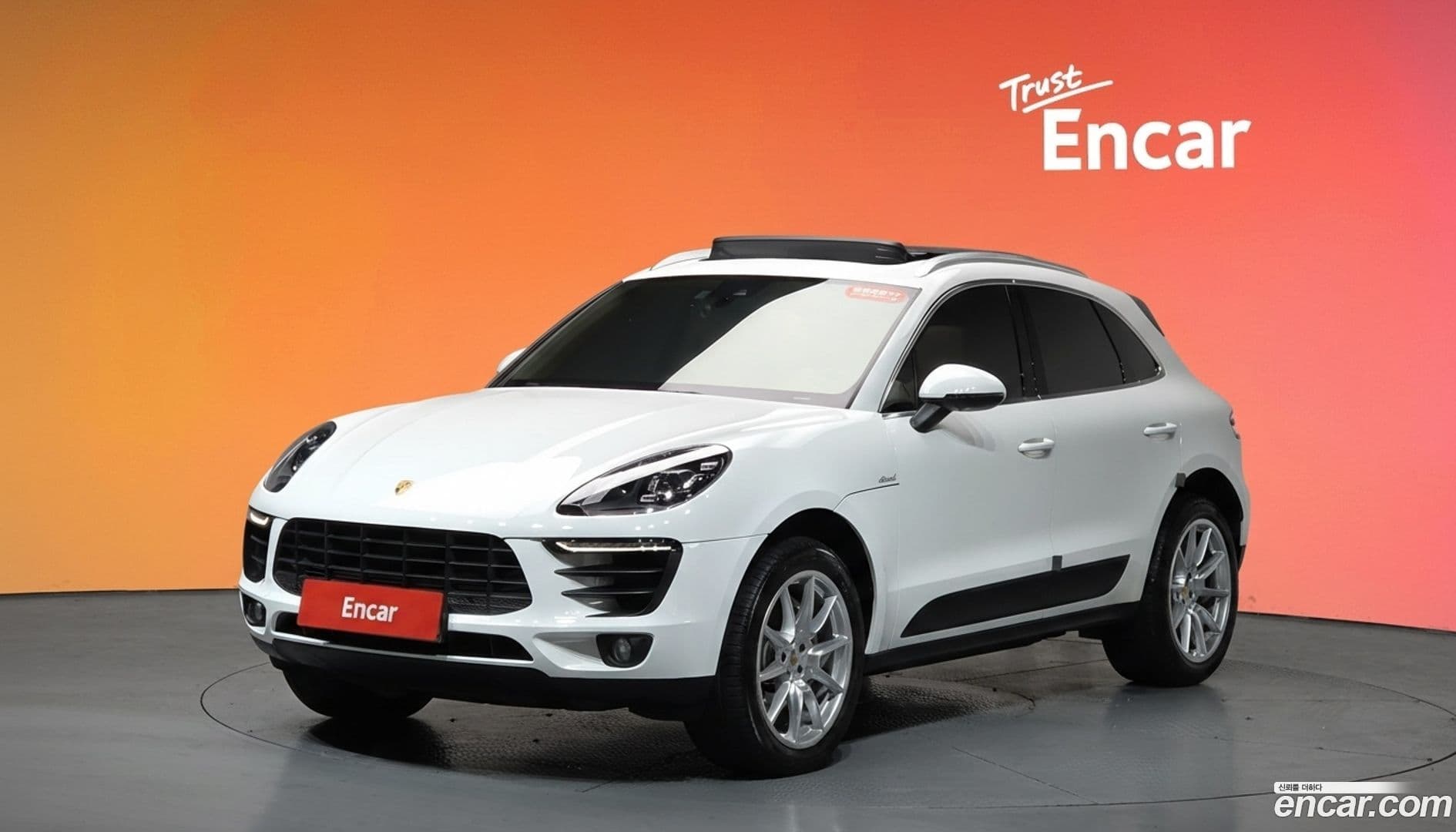 Main__Slider__Photo:Macan Porsche 2017.11-0