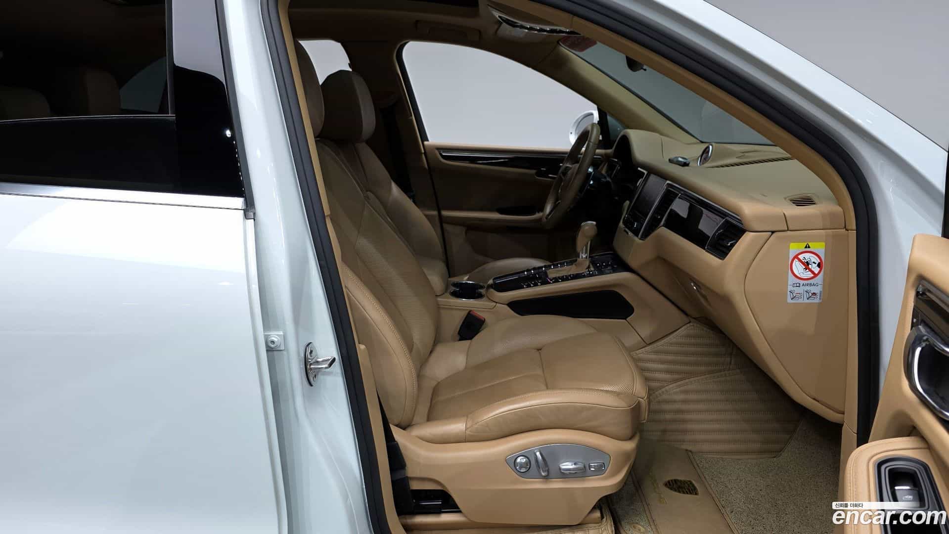 Macan Porsche 2017.11-INNER-036