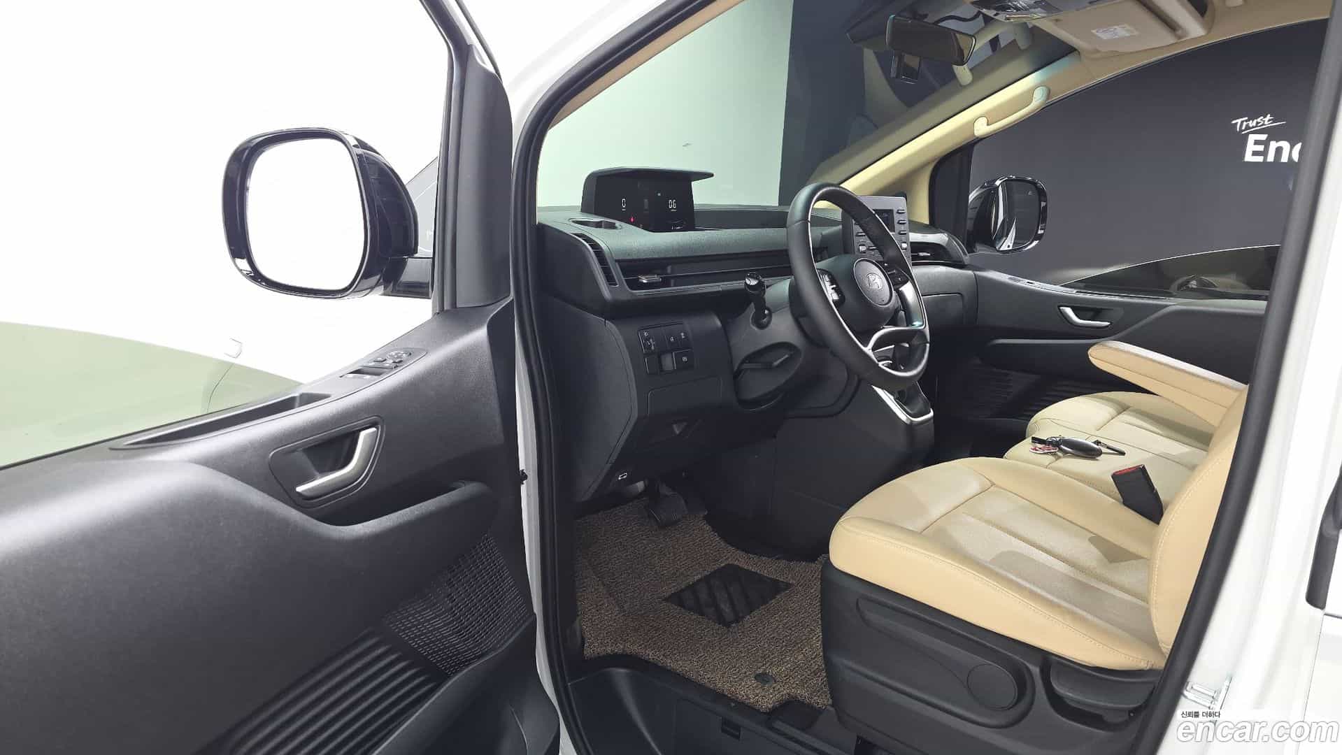 Staria Hyundai 2025.4-OPTION-015