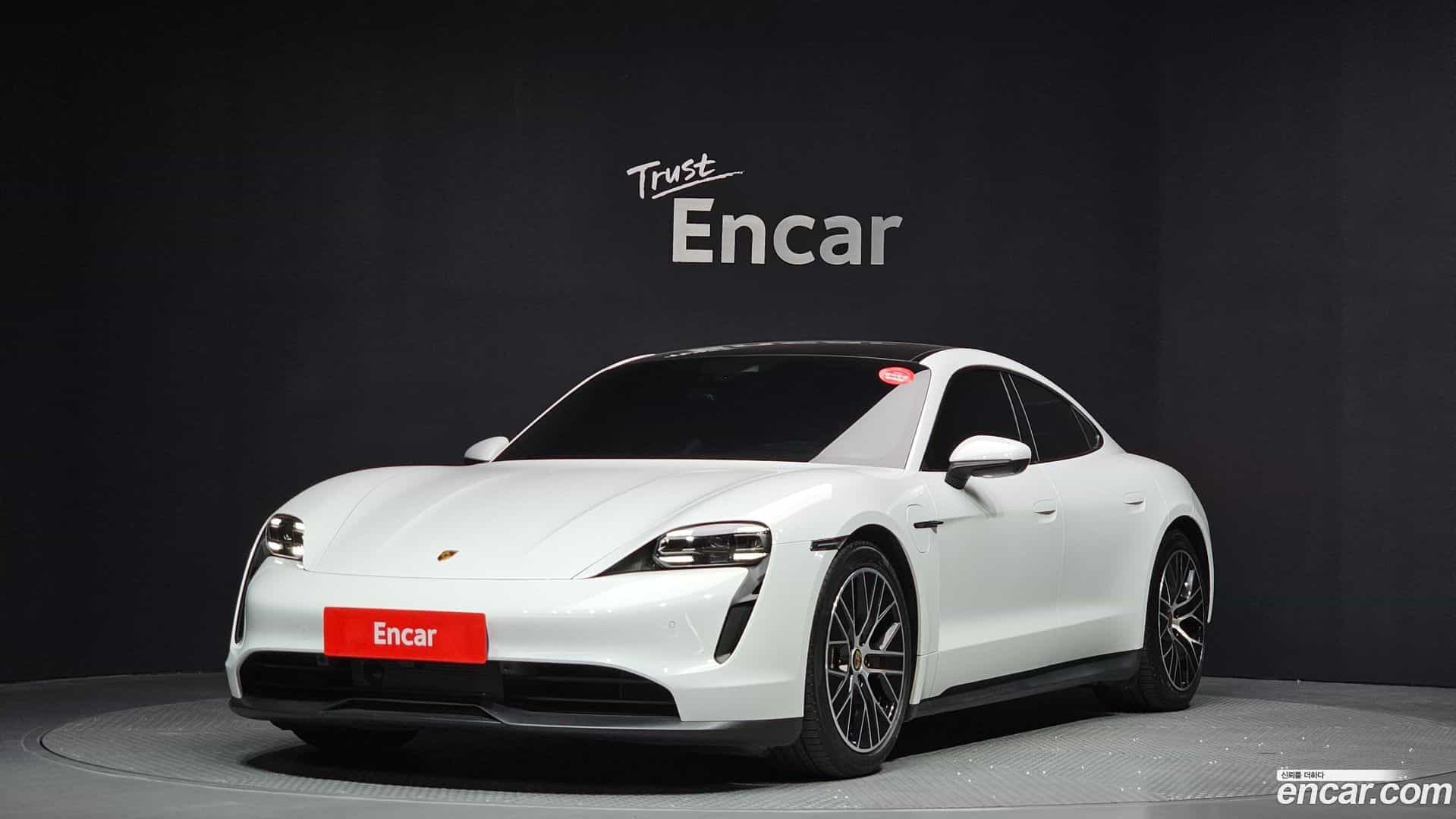 Taycan Porsche 2022.3-OUTER-001