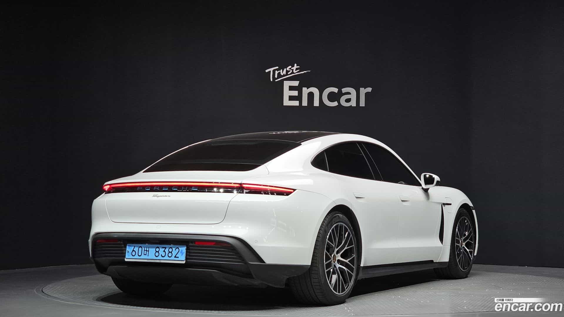 Taycan Porsche 2022.3-OUTER-002