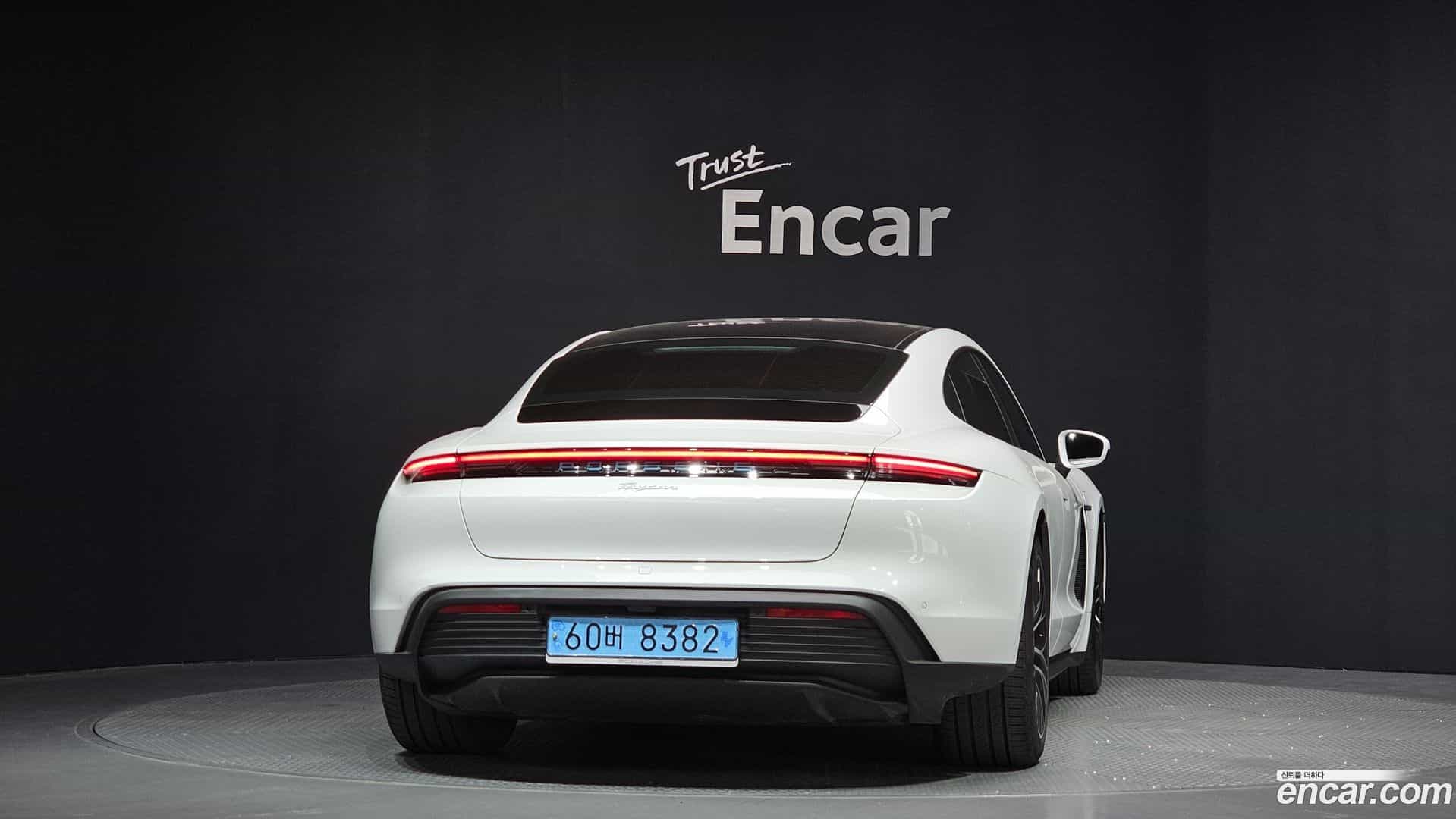 Taycan Porsche 2022.3-OUTER-004