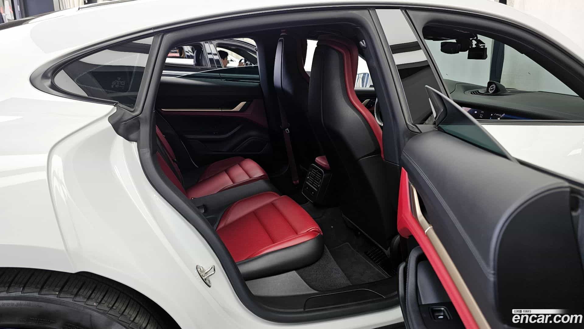 Taycan Porsche 2022.3-OPTION-016
