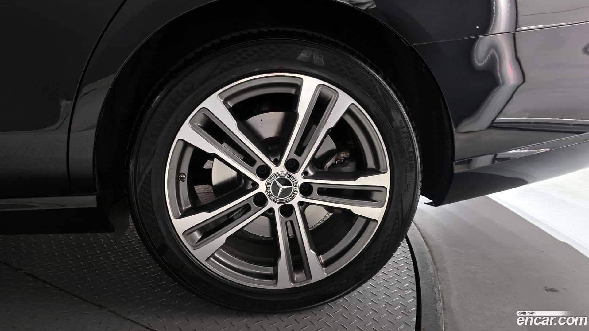 E-Class Mercedes-Benz 2022.2-OUTER-031