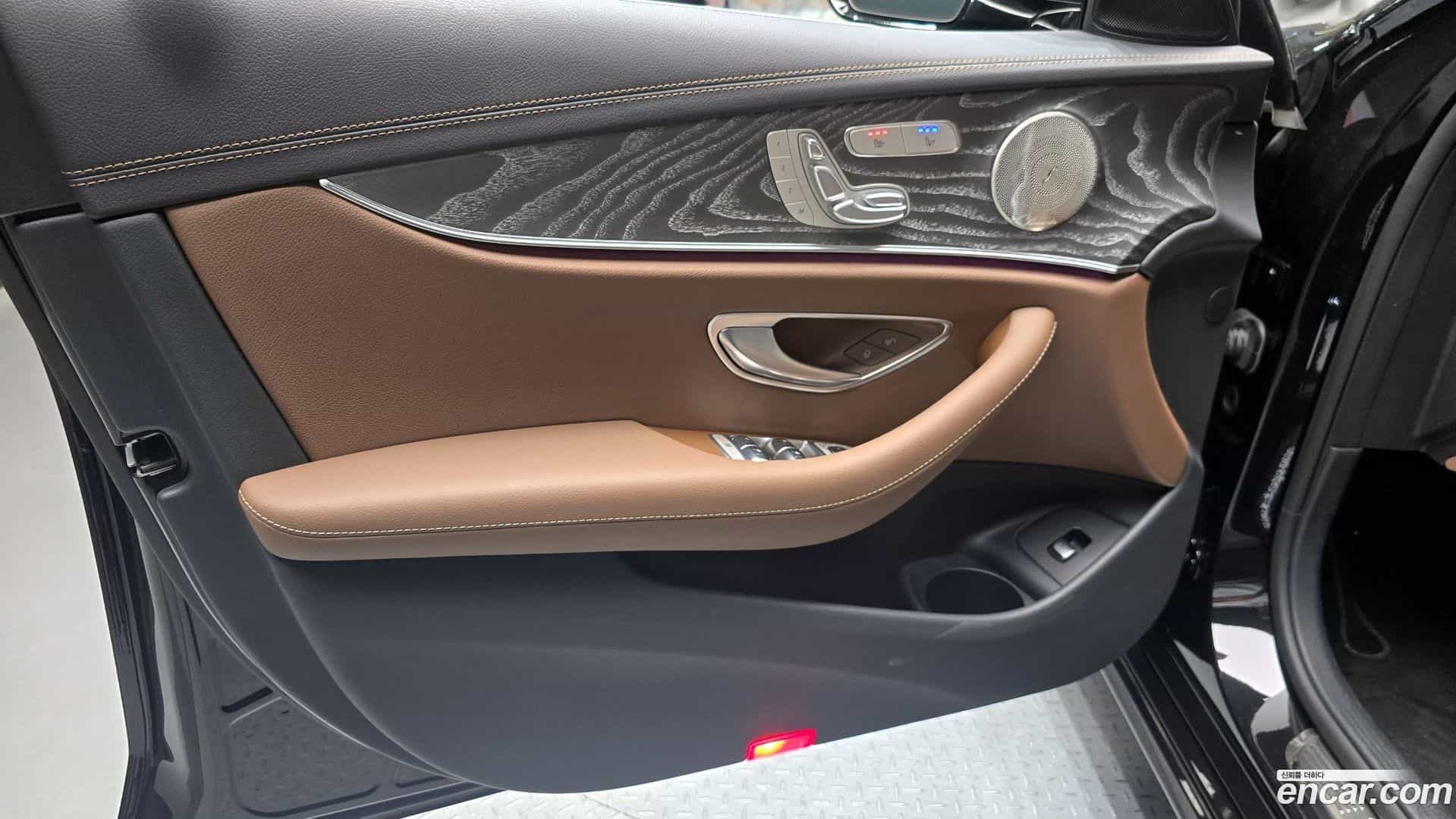 E-Class Mercedes-Benz 2022.2-INNER-034