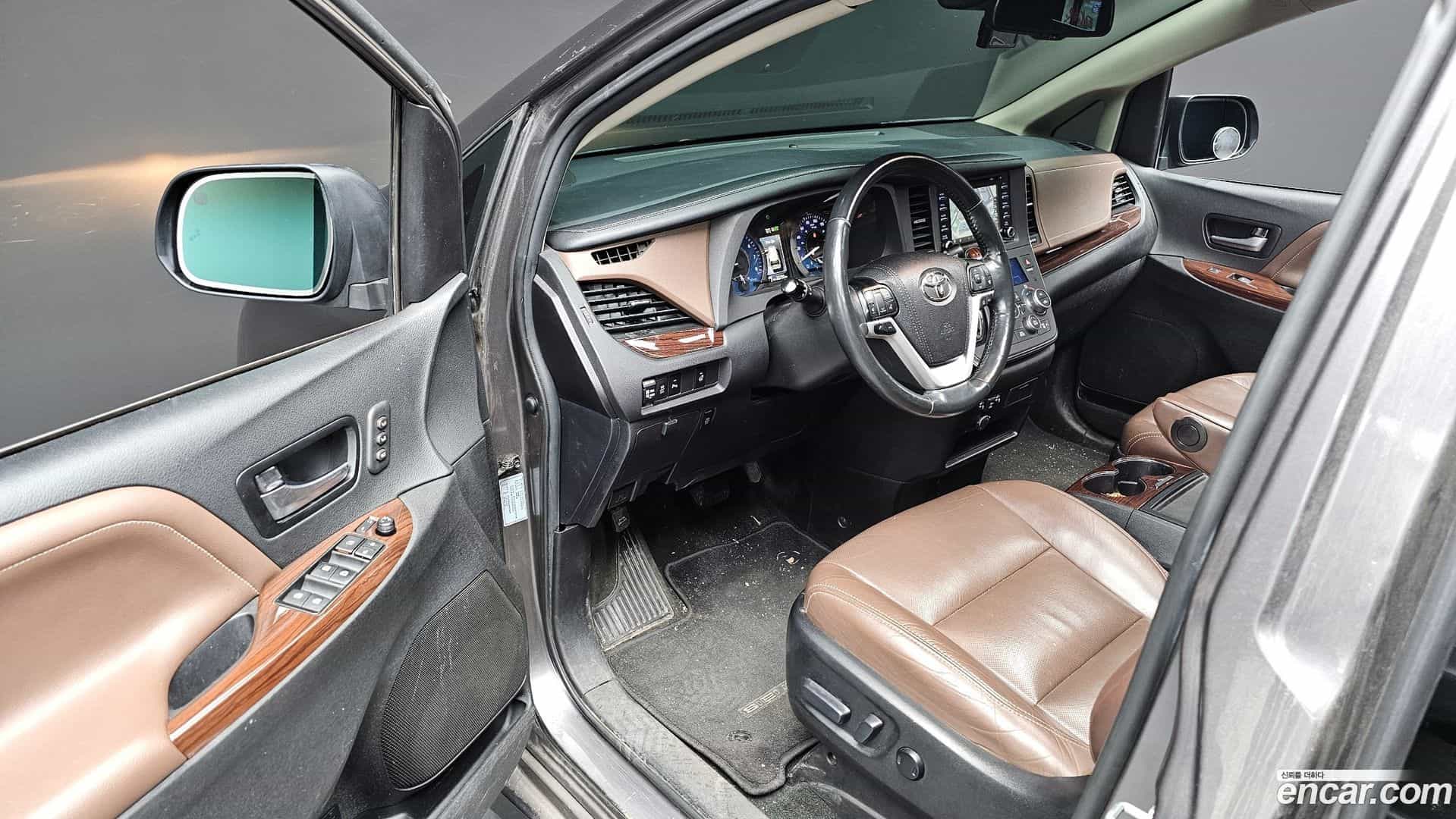 Sienna Toyota 2019.10-OPTION-016