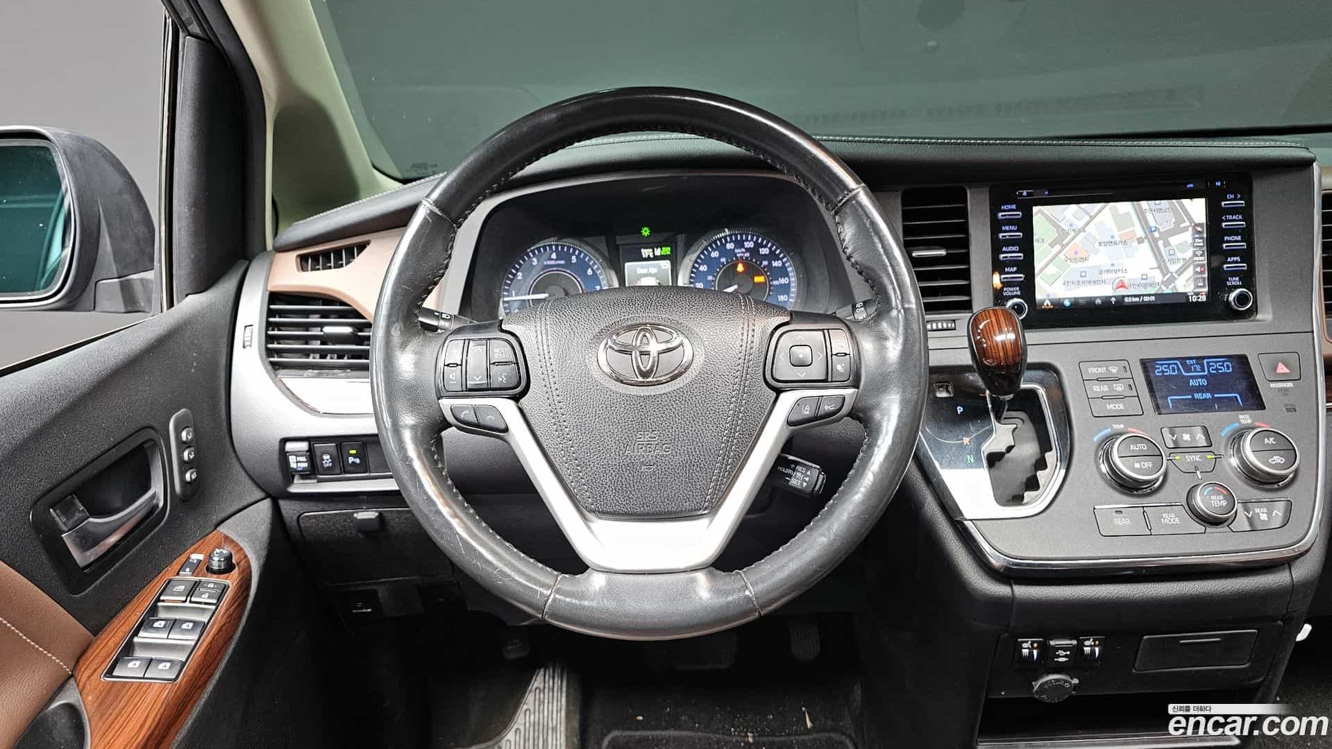 Sienna Toyota 2019.10-OPTION-017