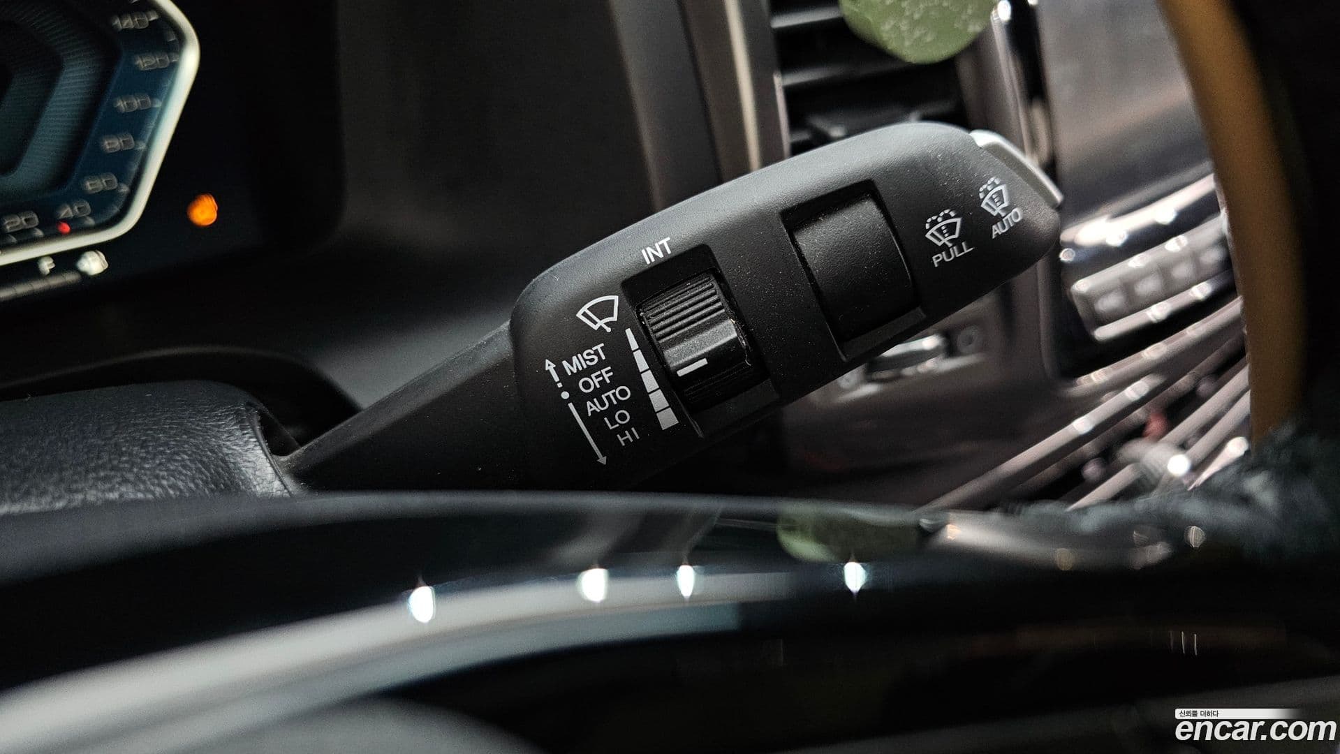 Main__Slider__Photo:Rexton KG Mobility 2023.3-27