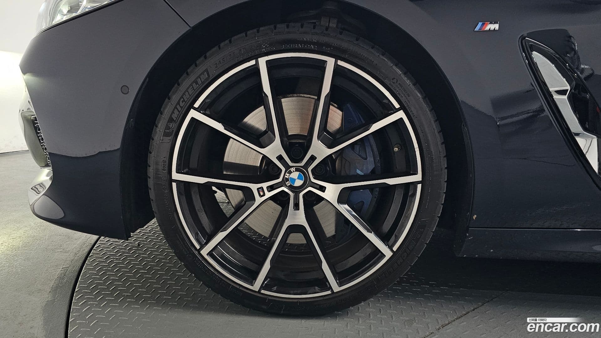 Main__Slider__Photo:8-Series BMW 2021.0-4