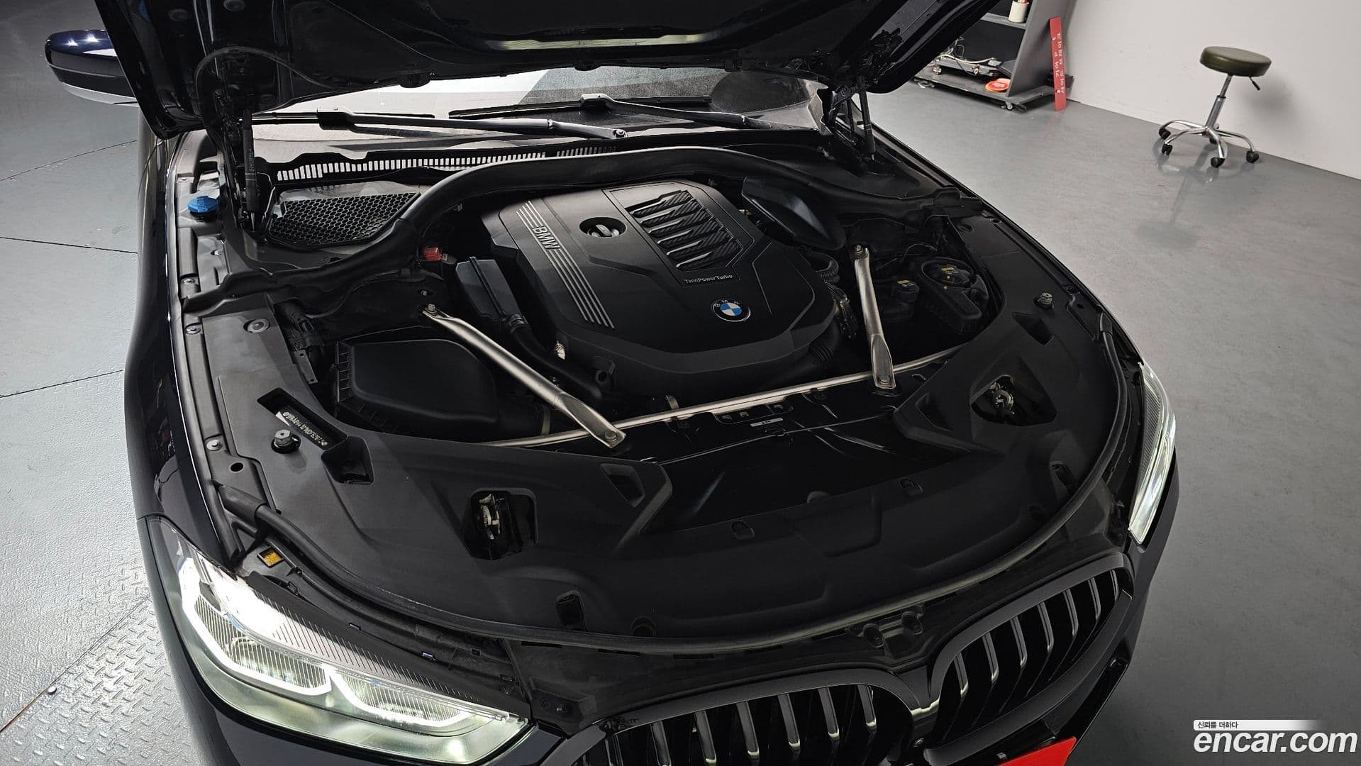 Main__Slider__Photo:8-Series BMW 2021.0-5