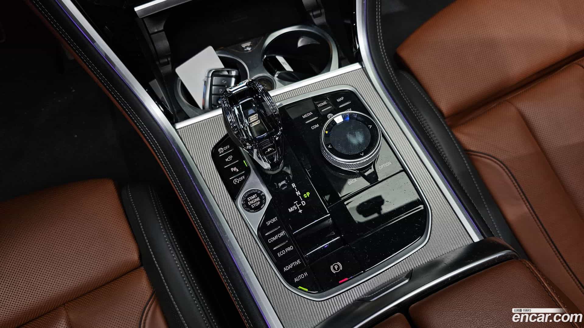 8-Series BMW 2021.0-INNER-009