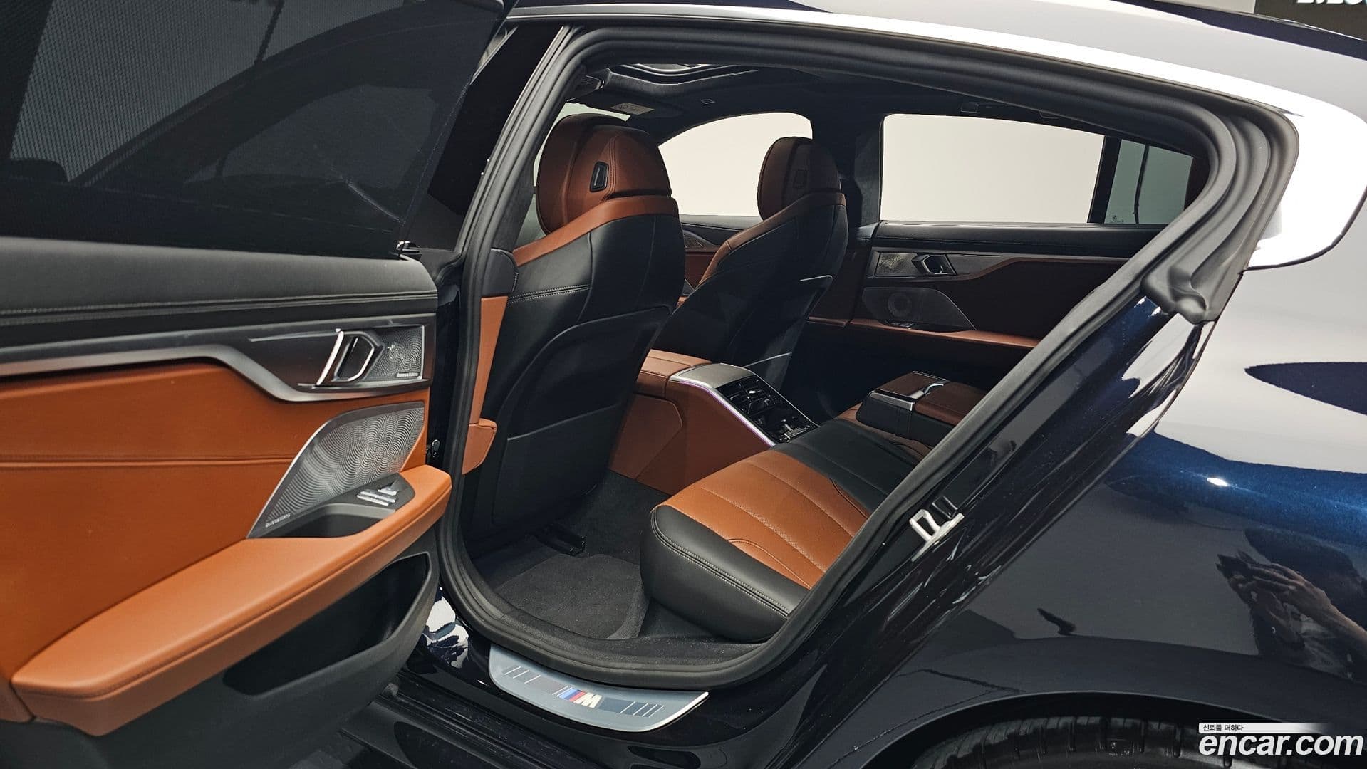 Main__Slider__Photo:8-Series BMW 2021.0-10