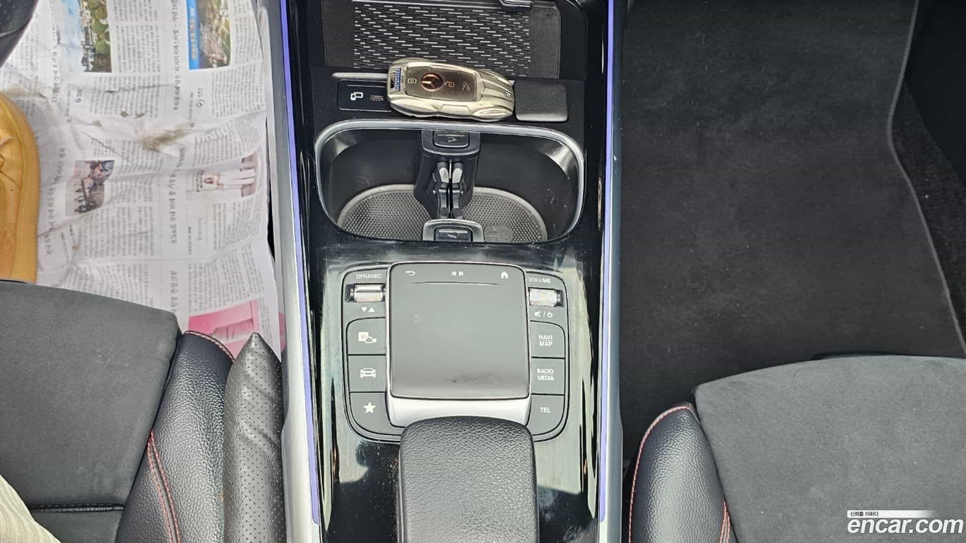 GLB-Class Mercedes-Benz 2021.3-INNER-010
