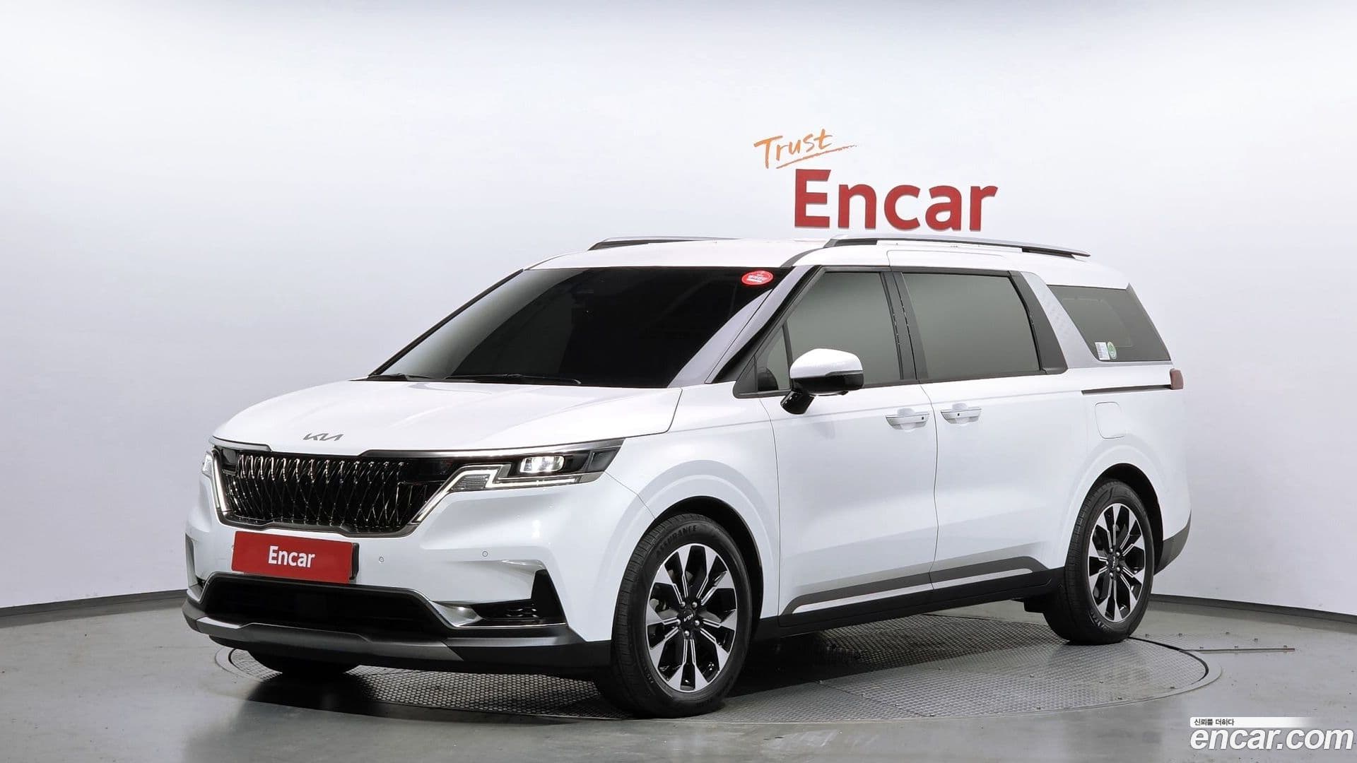 Main__Slider__Photo:Canival Kia 2022.1-0