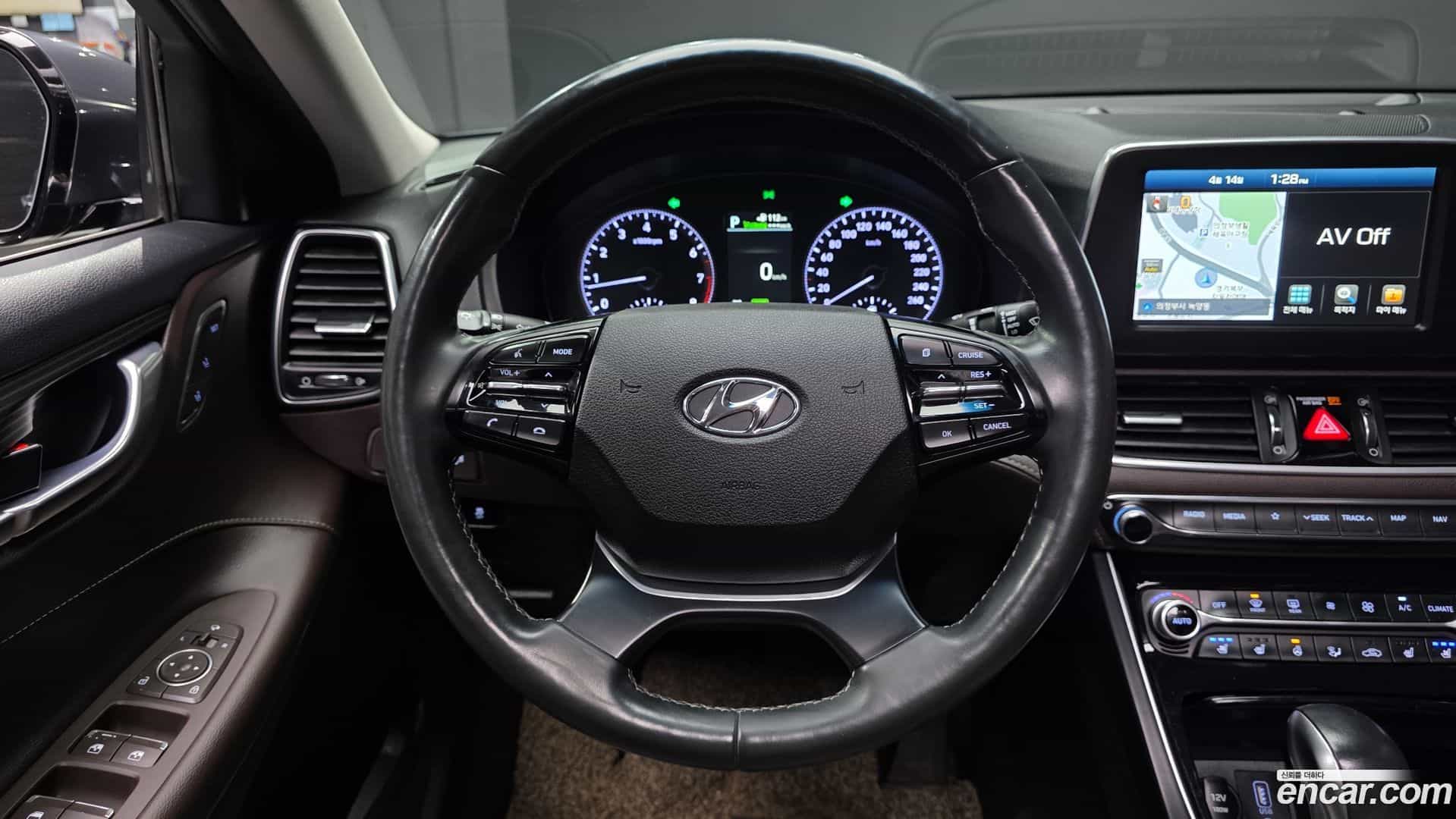 Grandeur Hyundai 2018.10-OPTION-017