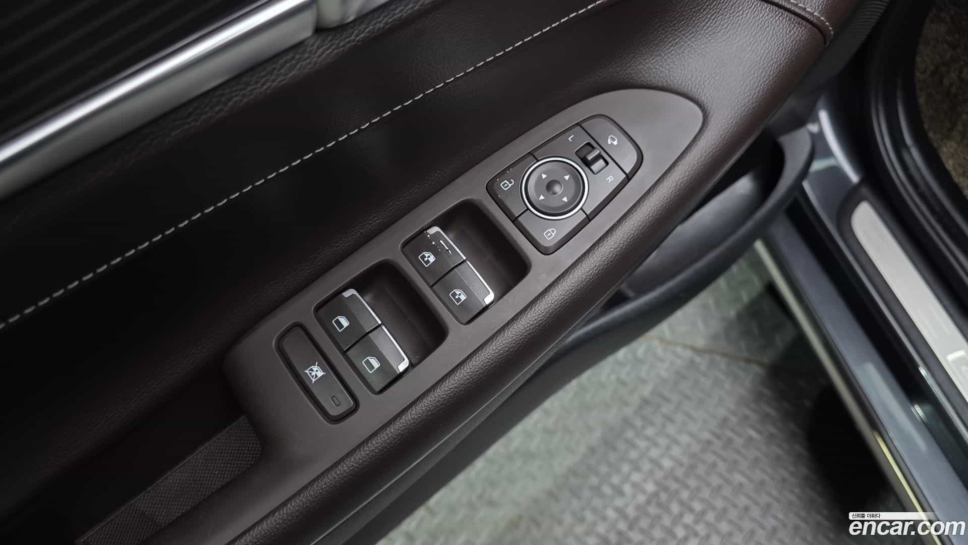 Grandeur Hyundai 2018.10-OPTION-043