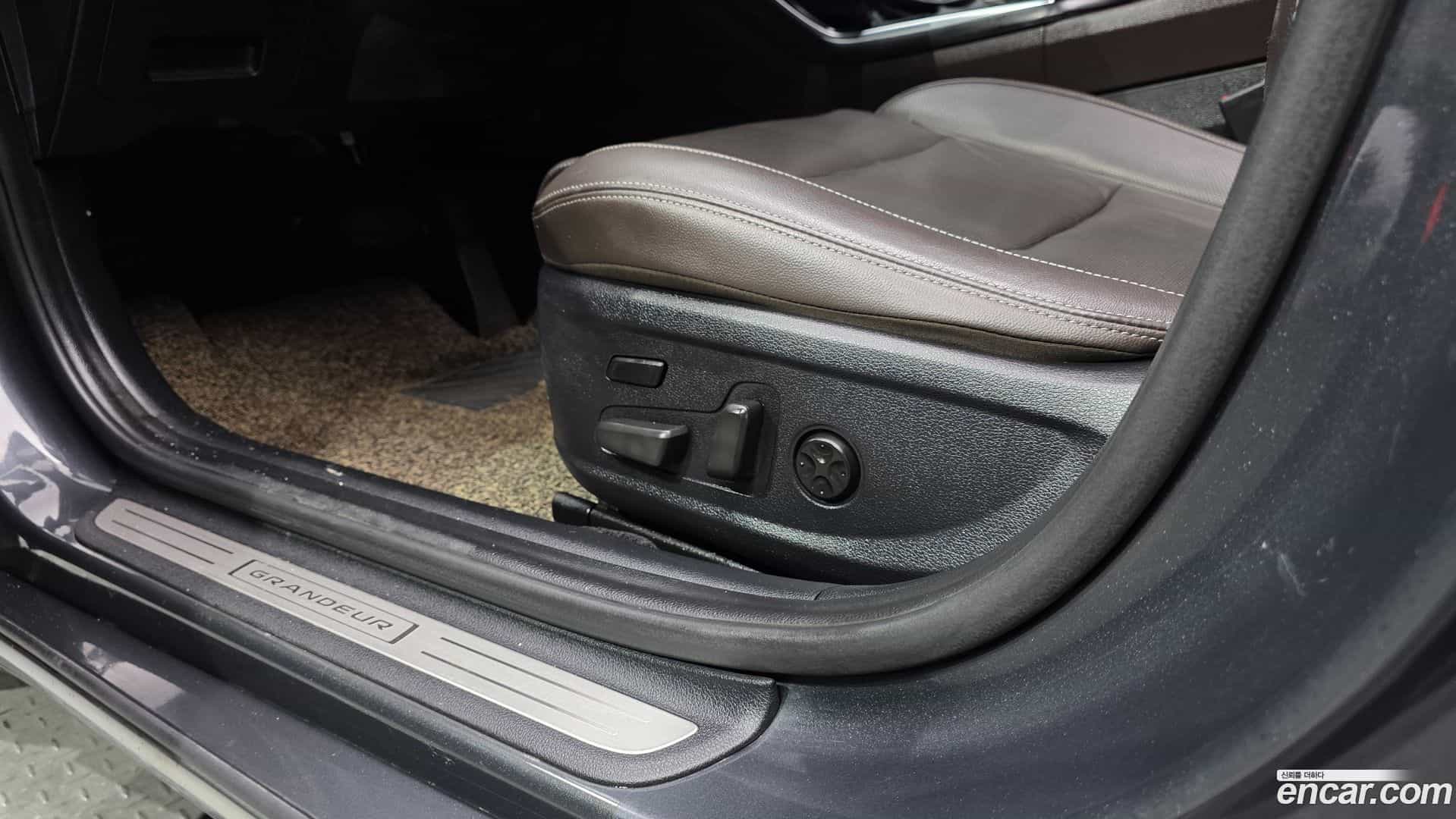 Grandeur Hyundai 2018.10-OPTION-044