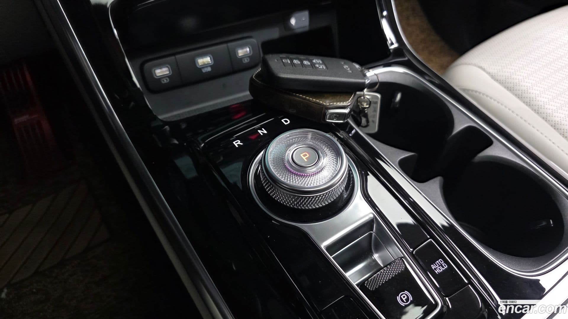 Main__Slider__Photo:Canival Kia 2022.3-8