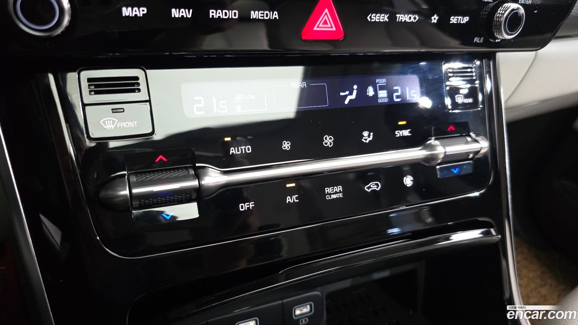 Main__Slider__Photo:Canival Kia 2022.3-15