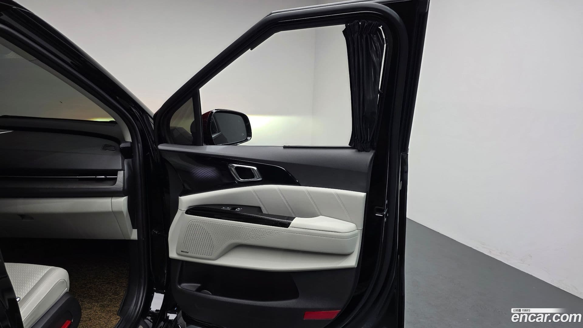 Main__Slider__Photo:Canival Kia 2022.3-24
