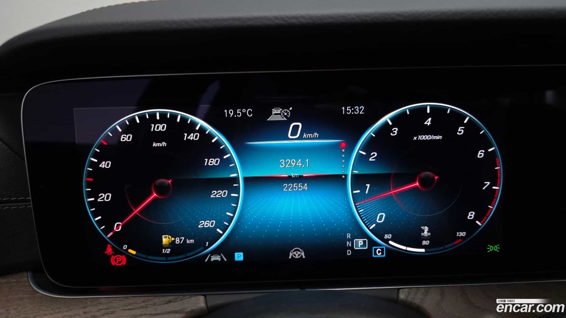 E-Class Mercedes-Benz 2022.7-INNER-008
