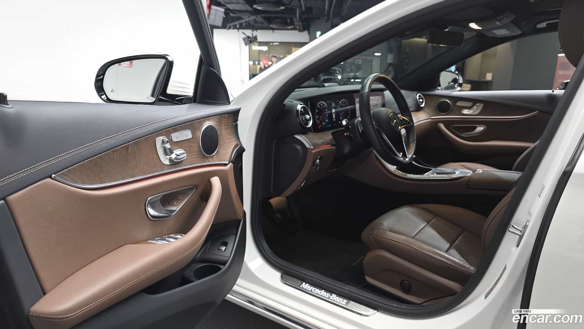 E-Class Mercedes-Benz 2022.7-INNER-010