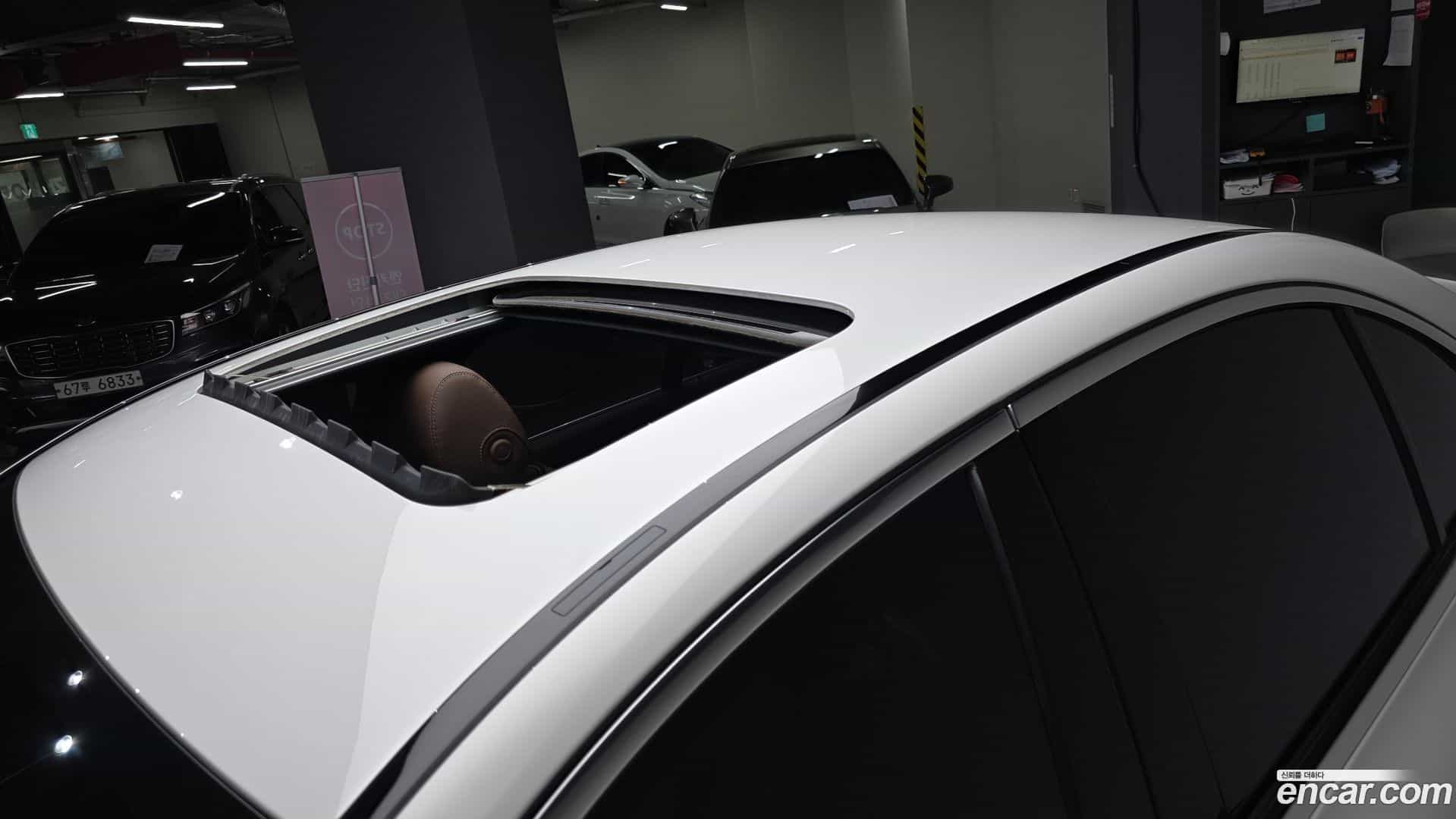 E-Class Mercedes-Benz 2022.7-OPTION-019