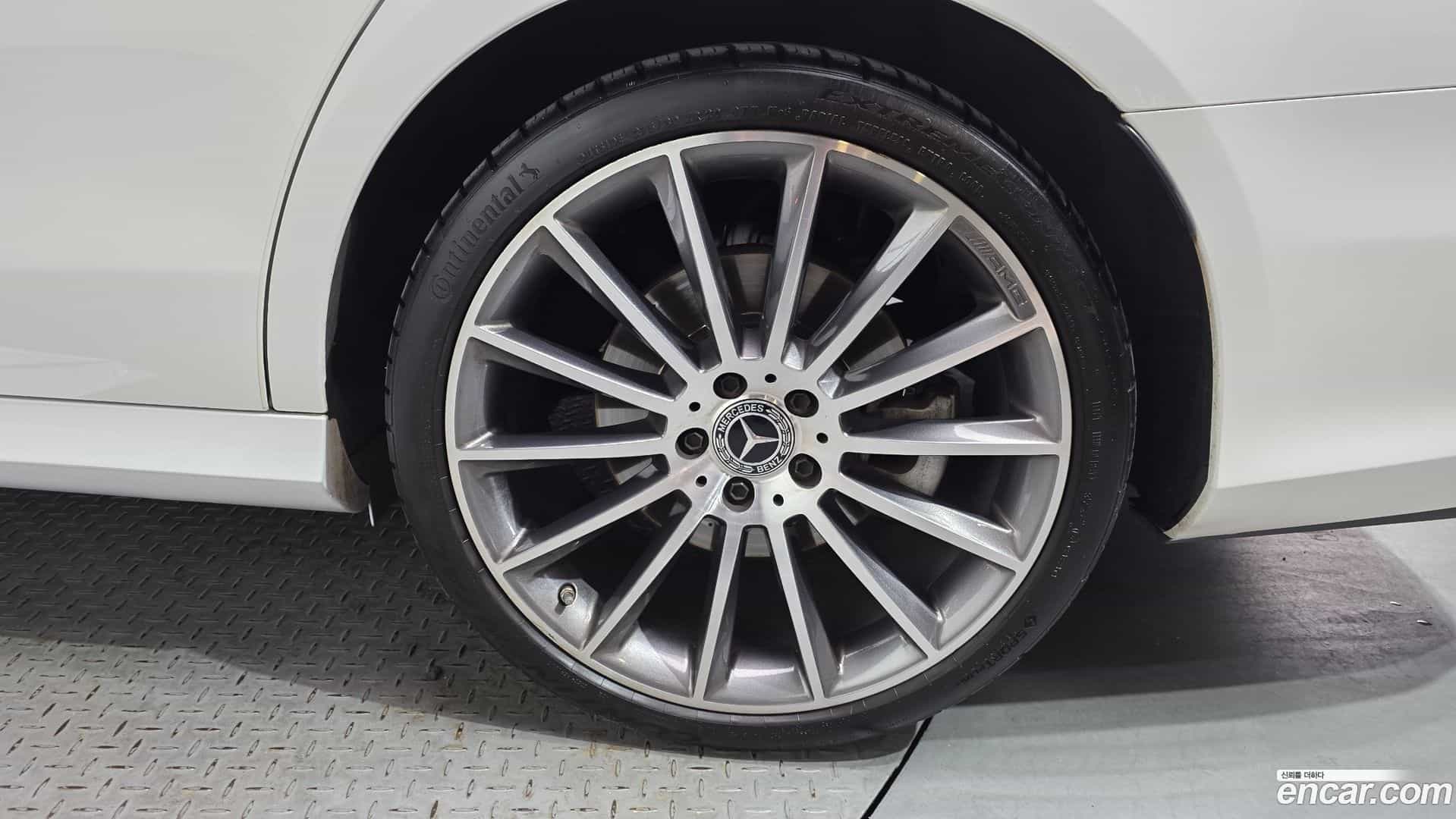 E-Class Mercedes-Benz 2022.4-OUTER-031