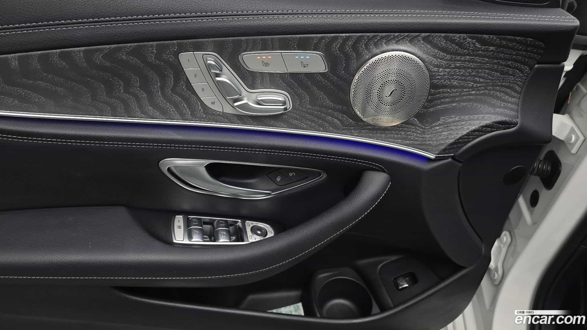 E-Class Mercedes-Benz 2022.4-OPTION-044
