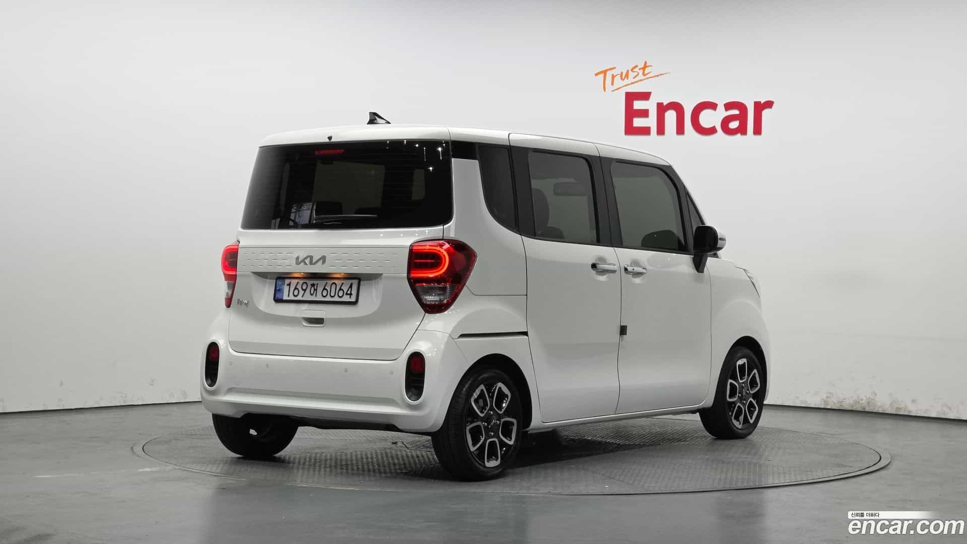RAY Kia 2022.2-OUTER-002