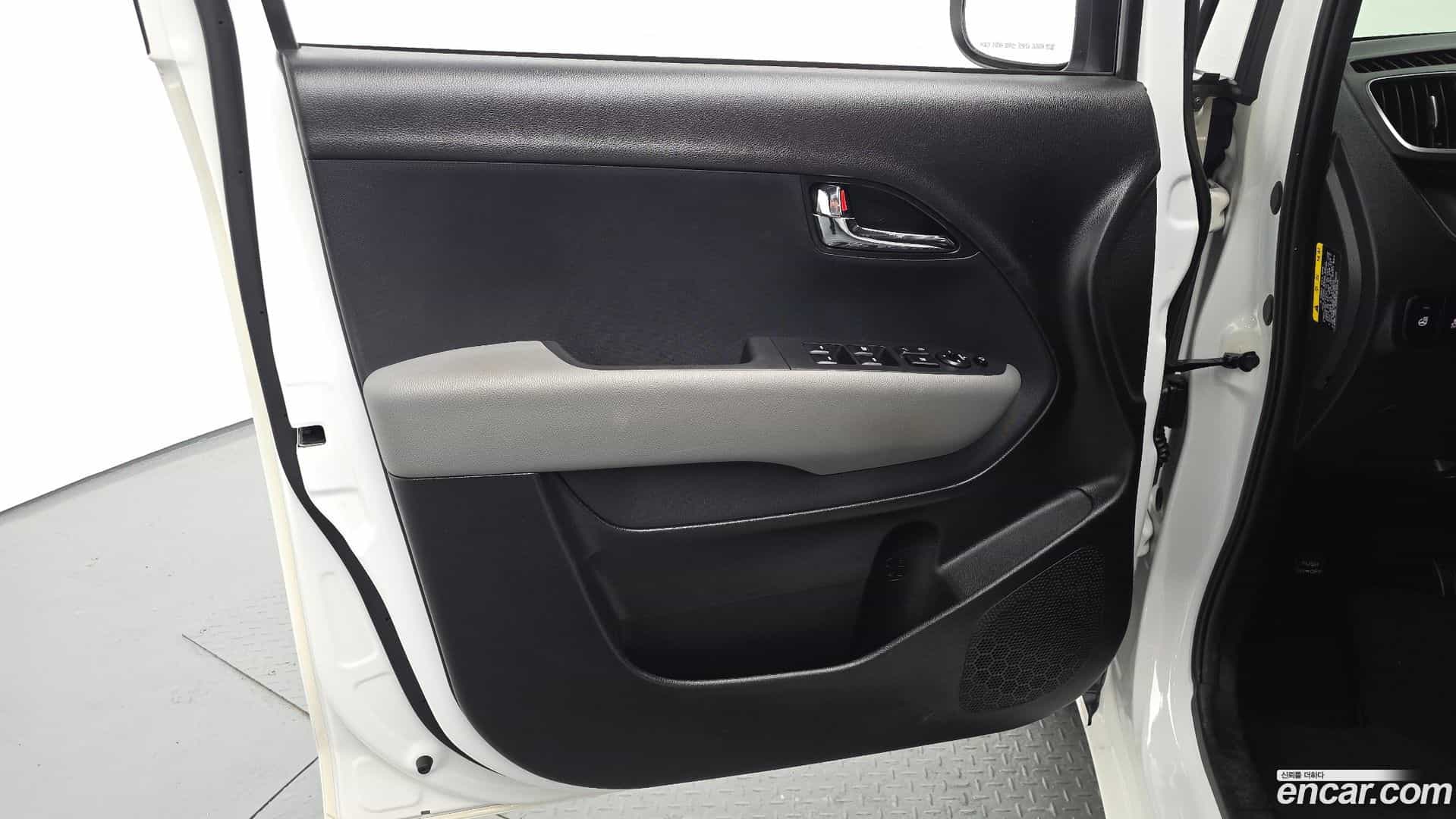 RAY Kia 2022.2-INNER-034