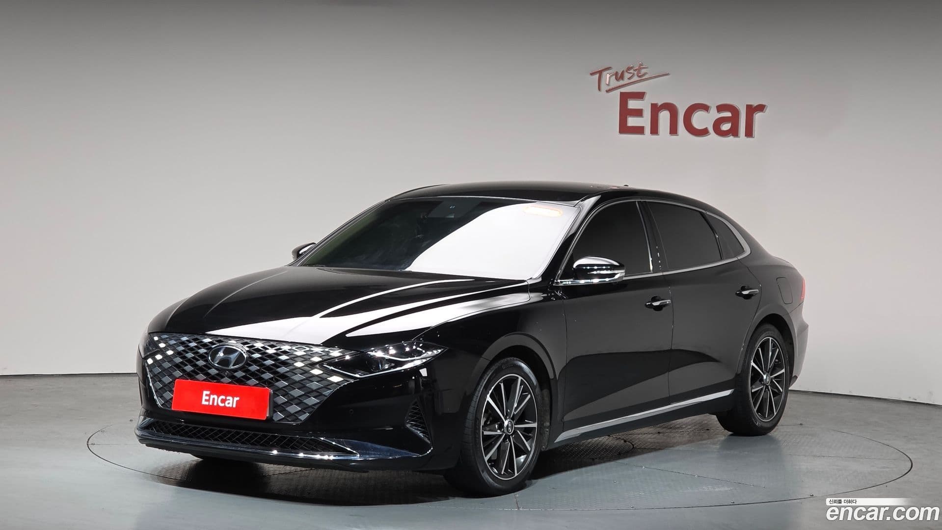 Main__Slider__Photo:Grandeur Hyundai 2020.10-10