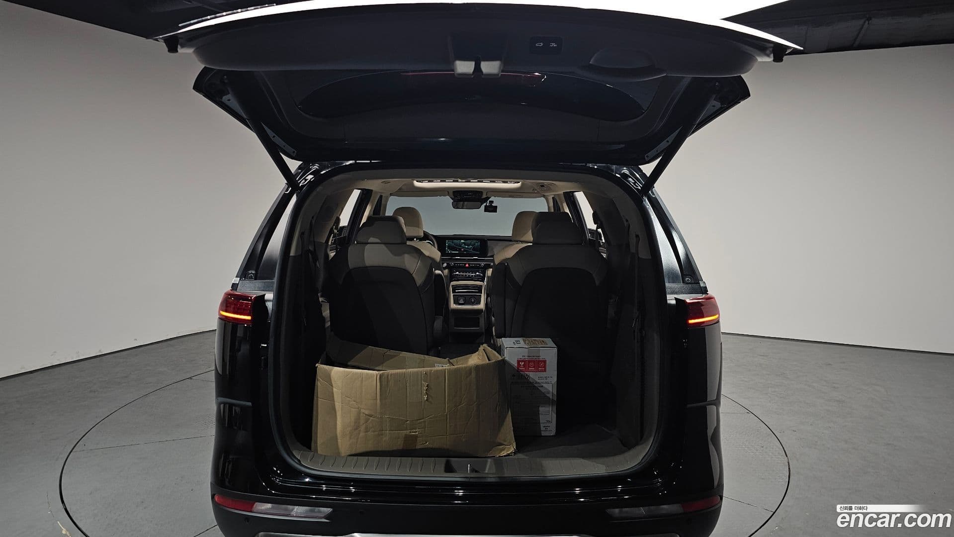 Main__Slider__Photo:Canival Kia 2023.6-20