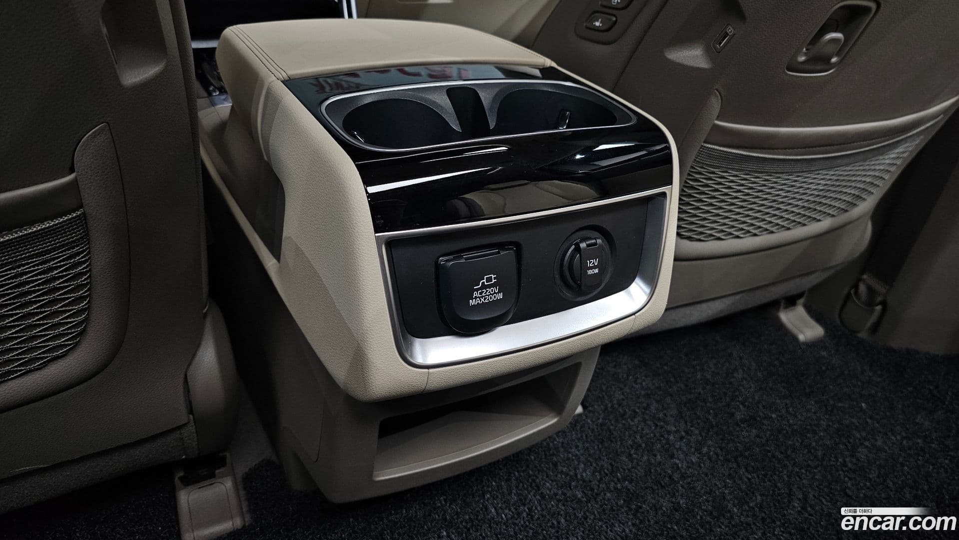 Main__Slider__Photo:Canival Kia 2023.6-32