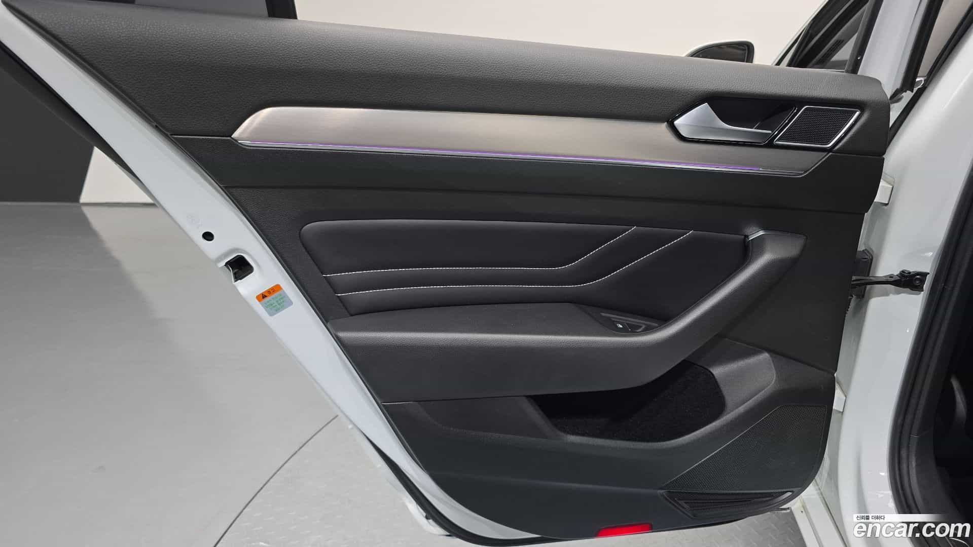Passat Volkswagen 2022.8-INNER-035