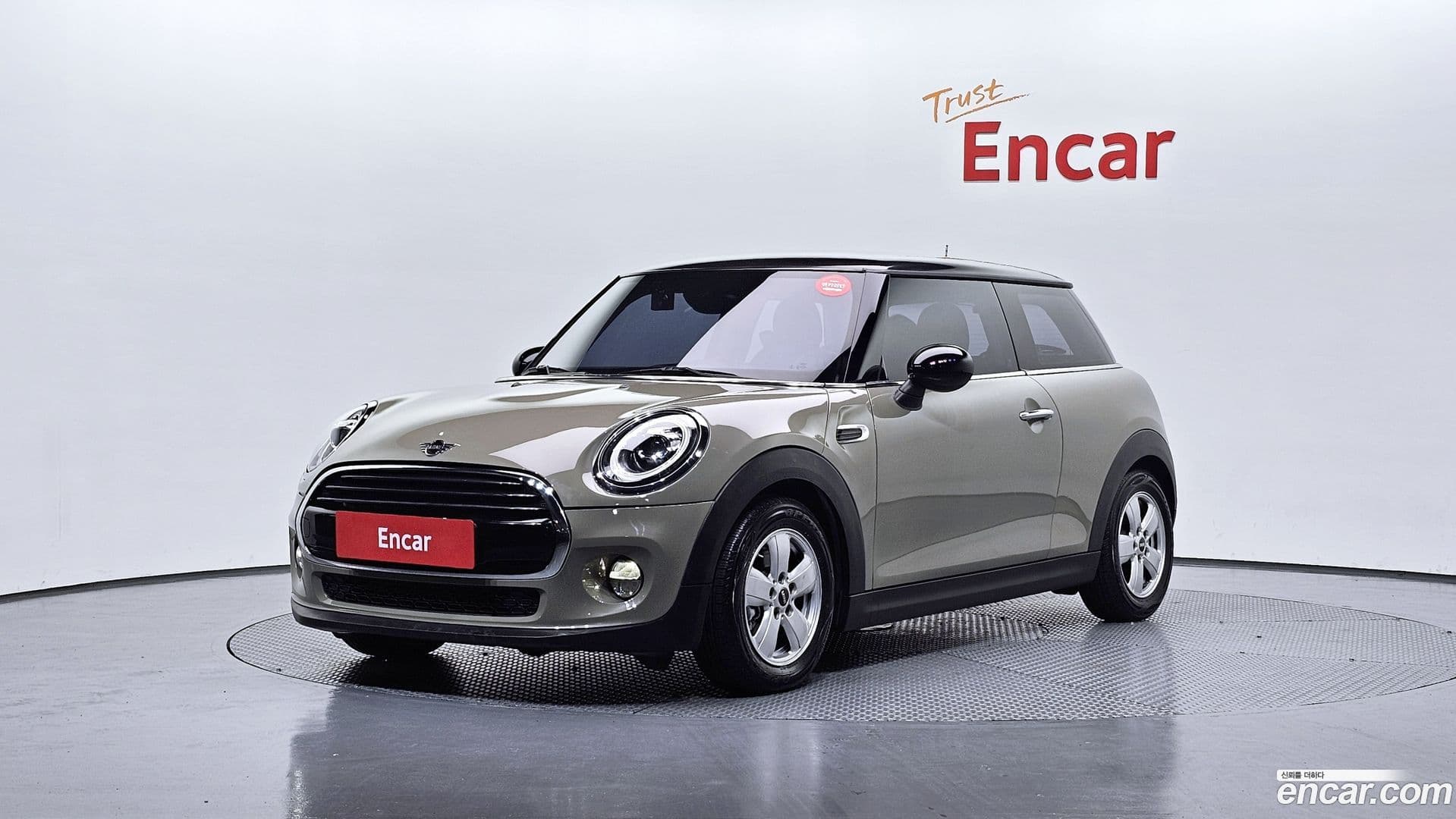 Main__Slider__Photo:Cooper Mini 2018.8-0