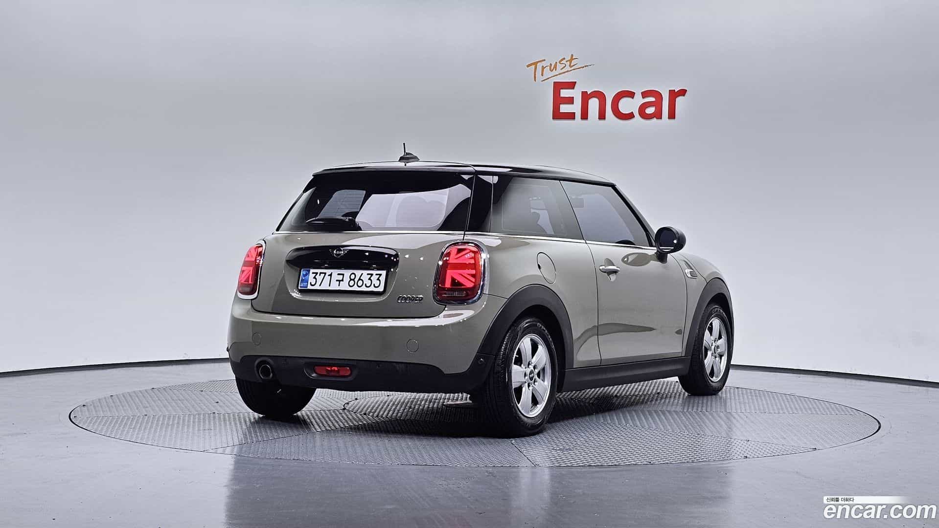 Cooper Mini 2018.8-OUTER-002
