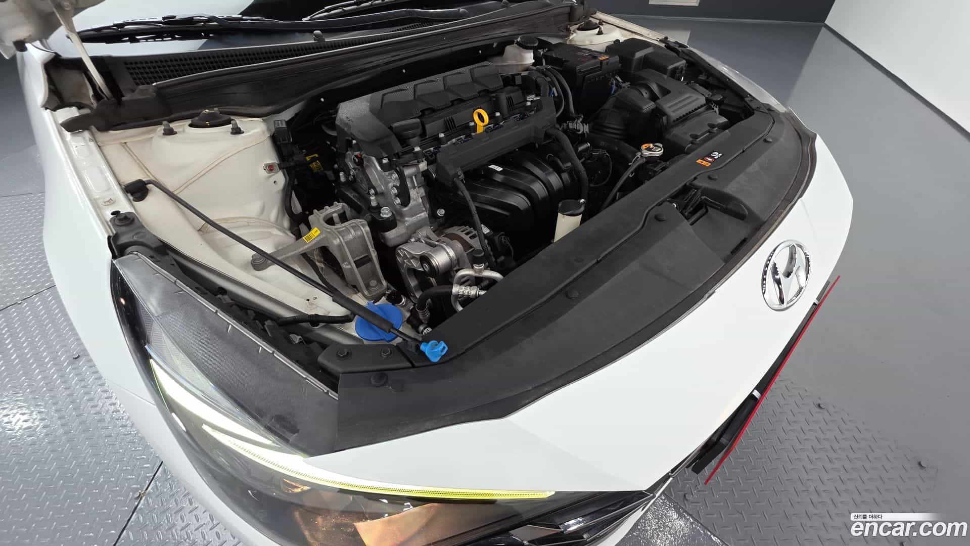 AVANTE Hyundai 2020.6-OUTER-006