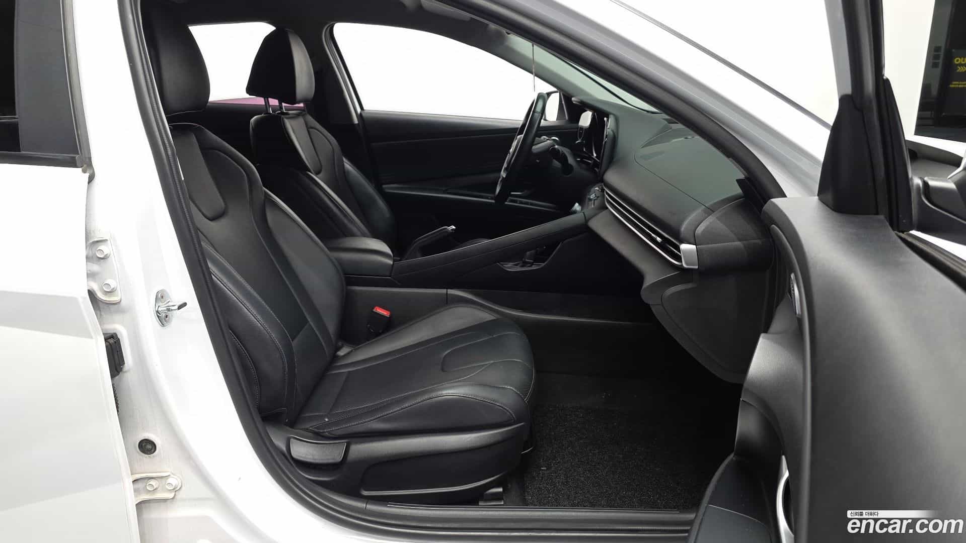 AVANTE Hyundai 2020.6-OPTION-015